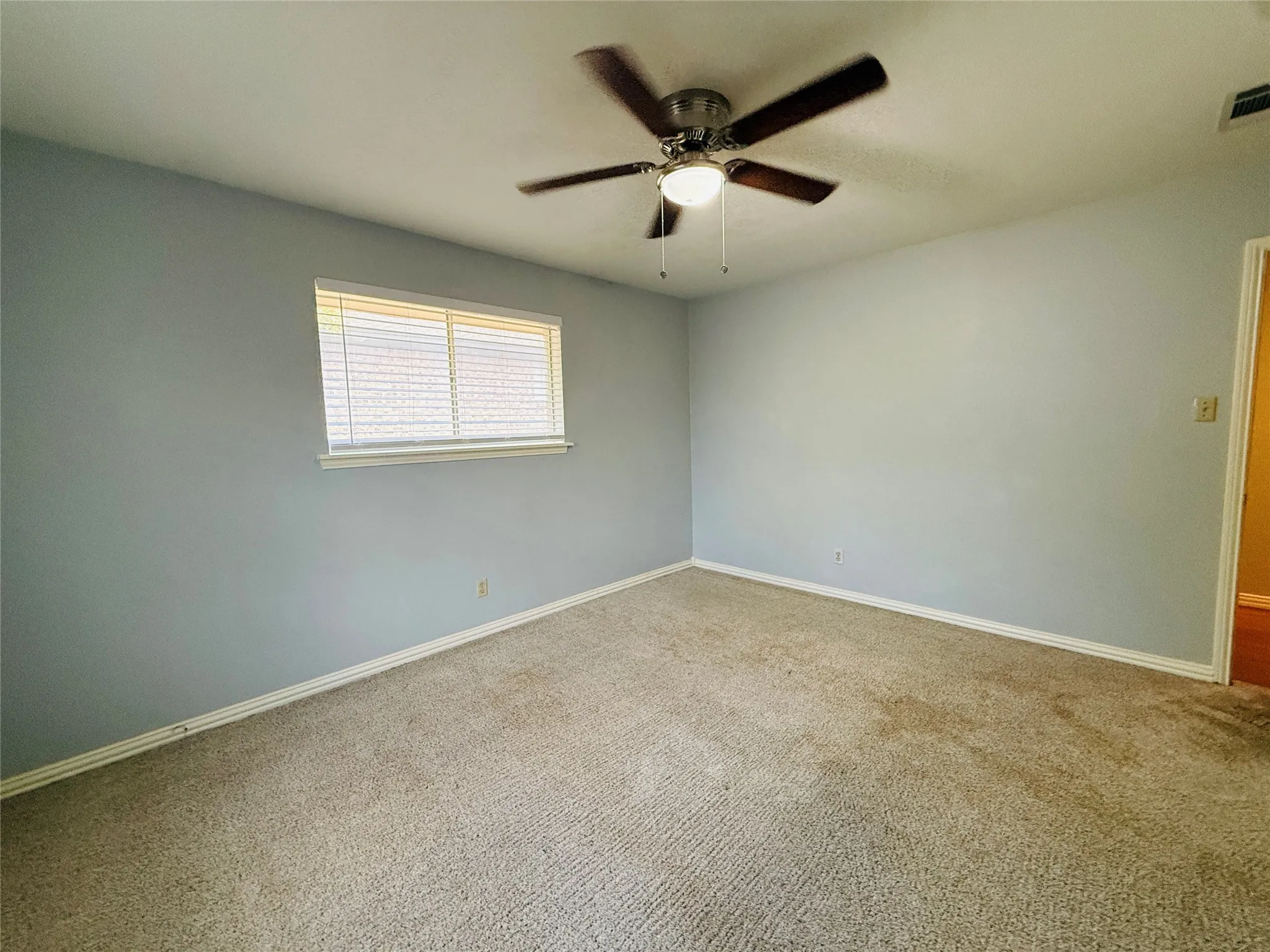 Single Family Residence For Rent in Dallas County , 1112 Joanna Circle, De Soto, Texas 75115, 3 Bedroom, 2 Bathroom, 2 Garage spaces, 1,871 Sqft, built in 1972, mls#21393658, Real Estate Agent in De Soto, Homes For Rent in Dallas county, Homes For Rent in De Soto, Realtor in De Soto Texas, Real Estate Brokerage Independent Realty Texas, Luminita Cordes Realtor