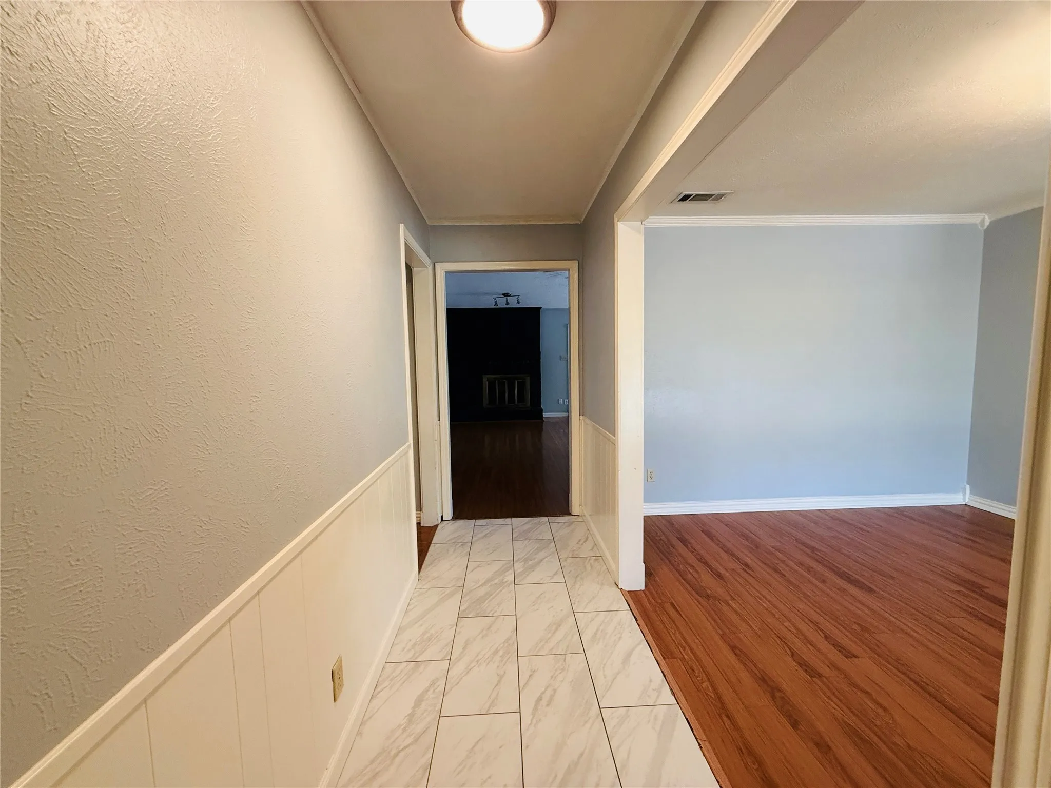 Single Family Residence For Rent in Dallas County , 1112 Joanna Circle, De Soto, Texas 75115, 3 Bedroom, 2 Bathroom, 2 Garage spaces, 1,871 Sqft, built in 1972, mls#21393658, Real Estate Agent in De Soto, Homes For Rent in Dallas county, Homes For Rent in De Soto, Realtor in De Soto Texas, Real Estate Brokerage Independent Realty Texas, Luminita Cordes Realtor