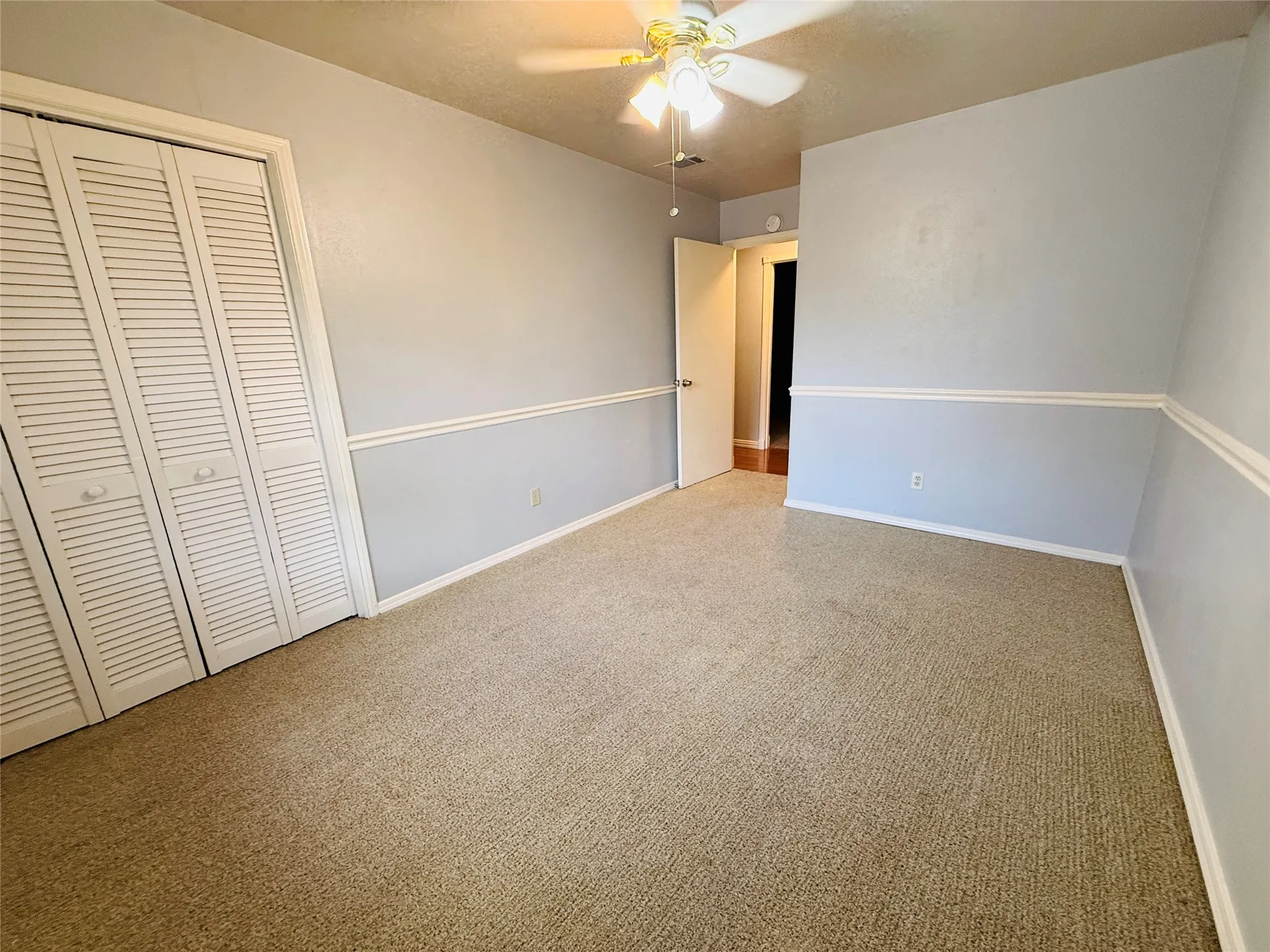 Single Family Residence For Rent in Dallas County , 1112 Joanna Circle, De Soto, Texas 75115, 3 Bedroom, 2 Bathroom, 2 Garage spaces, 1,871 Sqft, built in 1972, mls#21393658, Real Estate Agent in De Soto, Homes For Rent in Dallas county, Homes For Rent in De Soto, Realtor in De Soto Texas, Real Estate Brokerage Independent Realty Texas, Luminita Cordes Realtor