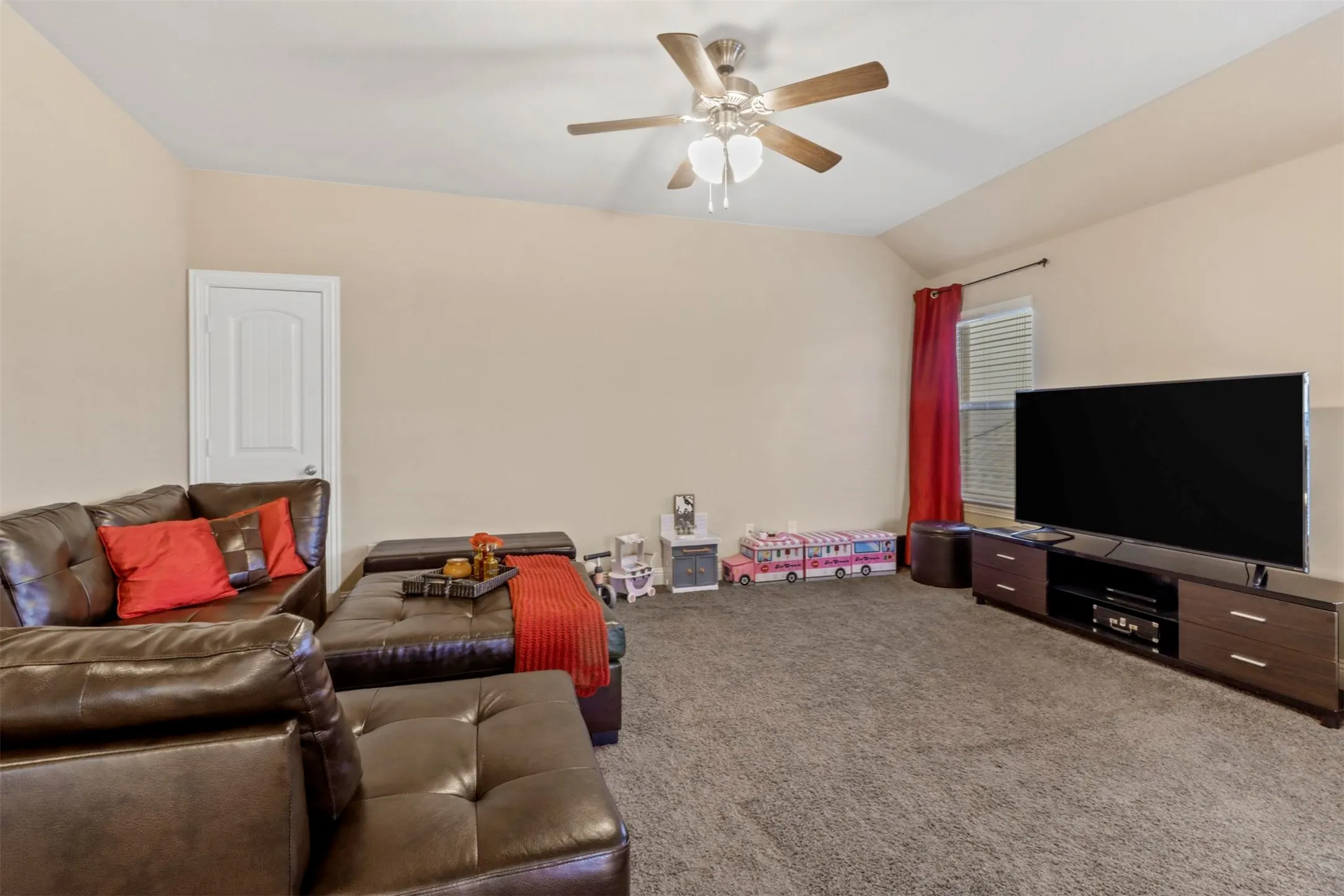 Single Family Residence For Sale in Denton County , 15616 Cornwallis Street, Frisco, Texas 75036, 4 Bedroom, 3 Bathroom, 2 Garage spaces, 2,920 Sqft, built in 2016, mls#21393654, Real Estate Agent in Frisco, Homes For Sale in Denton county, Homes For Sale in Frisco, Realtor in Frisco Texas, Real Estate Brokerage Independent Realty Texas, Luminita Cordes Realtor
