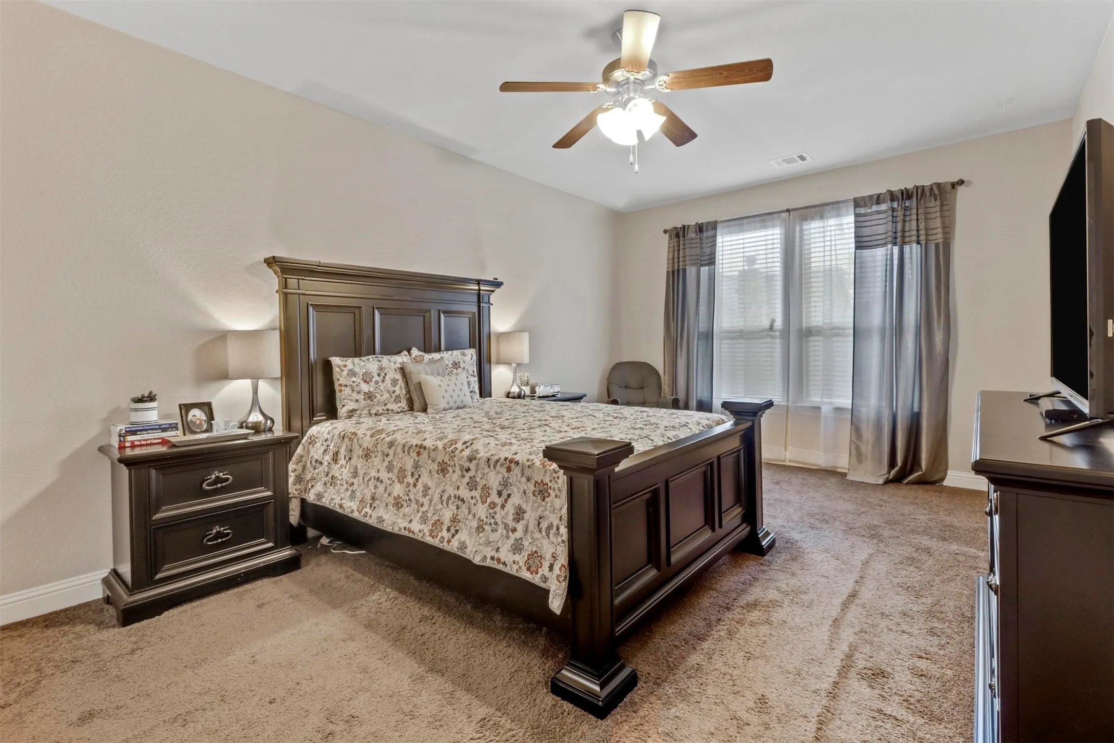 Single Family Residence For Sale in Denton County , 15616 Cornwallis Street, Frisco, Texas 75036, 4 Bedroom, 3 Bathroom, 2 Garage spaces, 2,920 Sqft, built in 2016, mls#21393654, Real Estate Agent in Frisco, Homes For Sale in Denton county, Homes For Sale in Frisco, Realtor in Frisco Texas, Real Estate Brokerage Independent Realty Texas, Luminita Cordes Realtor