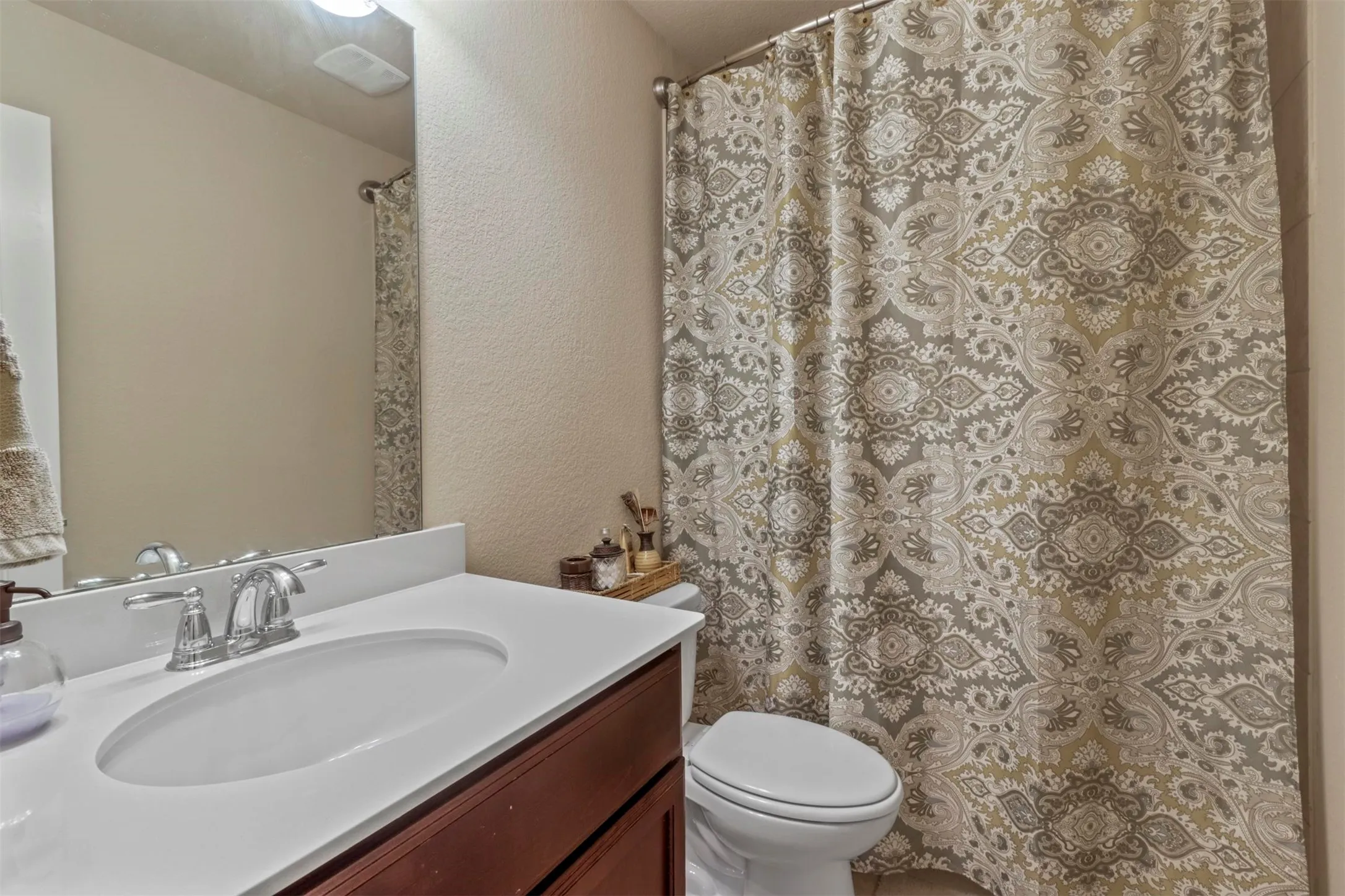 Single Family Residence For Sale in Denton County , 15616 Cornwallis Street, Frisco, Texas 75036, 4 Bedroom, 3 Bathroom, 2 Garage spaces, 2,920 Sqft, built in 2016, mls#21393654, Real Estate Agent in Frisco, Homes For Sale in Denton county, Homes For Sale in Frisco, Realtor in Frisco Texas, Real Estate Brokerage Independent Realty Texas, Luminita Cordes Realtor