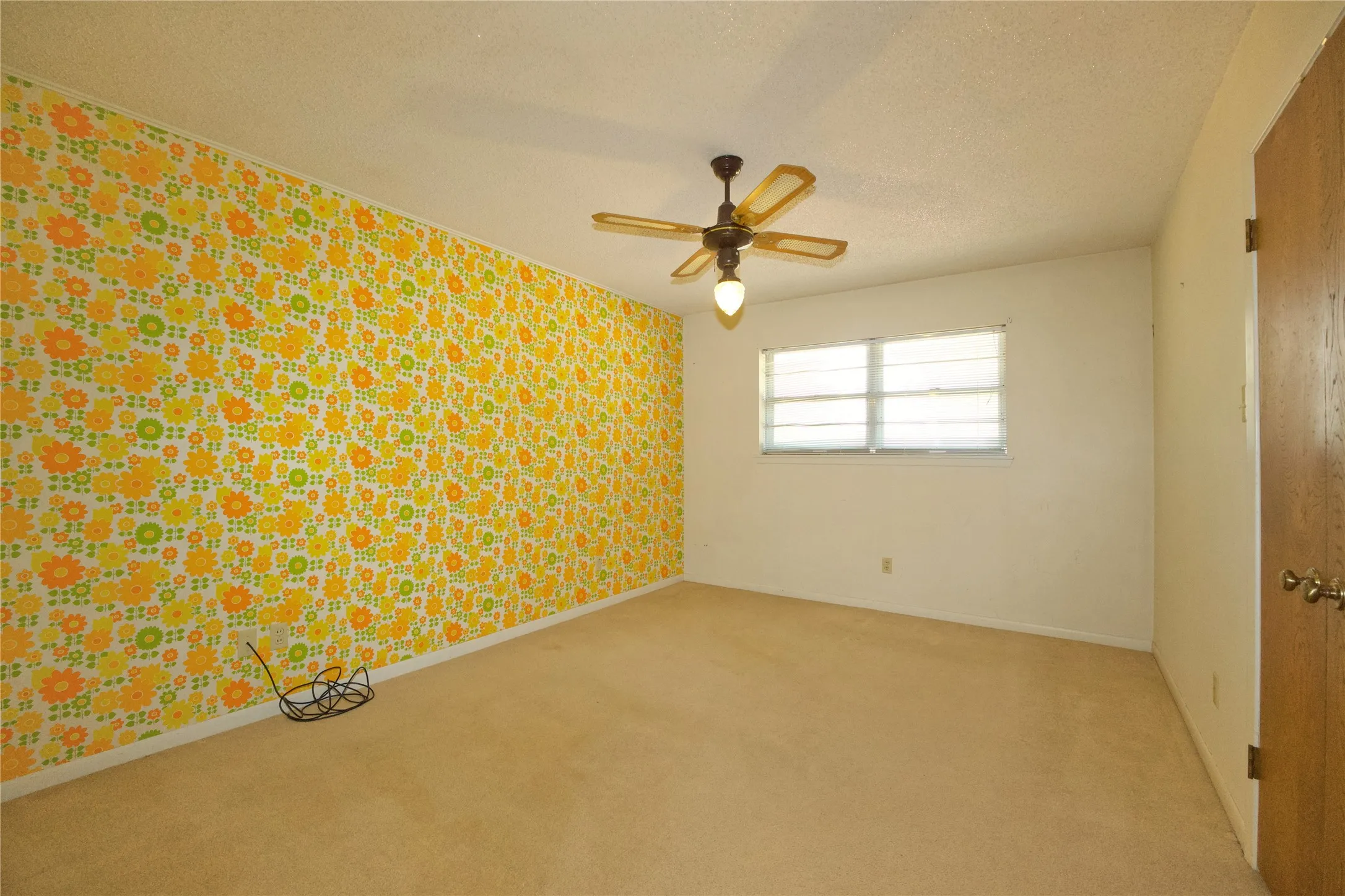 Single Family Residence For Sale in Cooke County , 697 N Fm 373, Muenster, Texas 76252, 4 Bedroom, 3 Bathroom, 2 Garage spaces, 2,692 Sqft, built in 1971, mls#21390437, Real Estate Agent in Muenster, Homes For Sale in Cooke county, Homes For Sale in Muenster, Realtor in Muenster Texas, Real Estate Brokerage Independent Realty Texas, Luminita Cordes Realtor