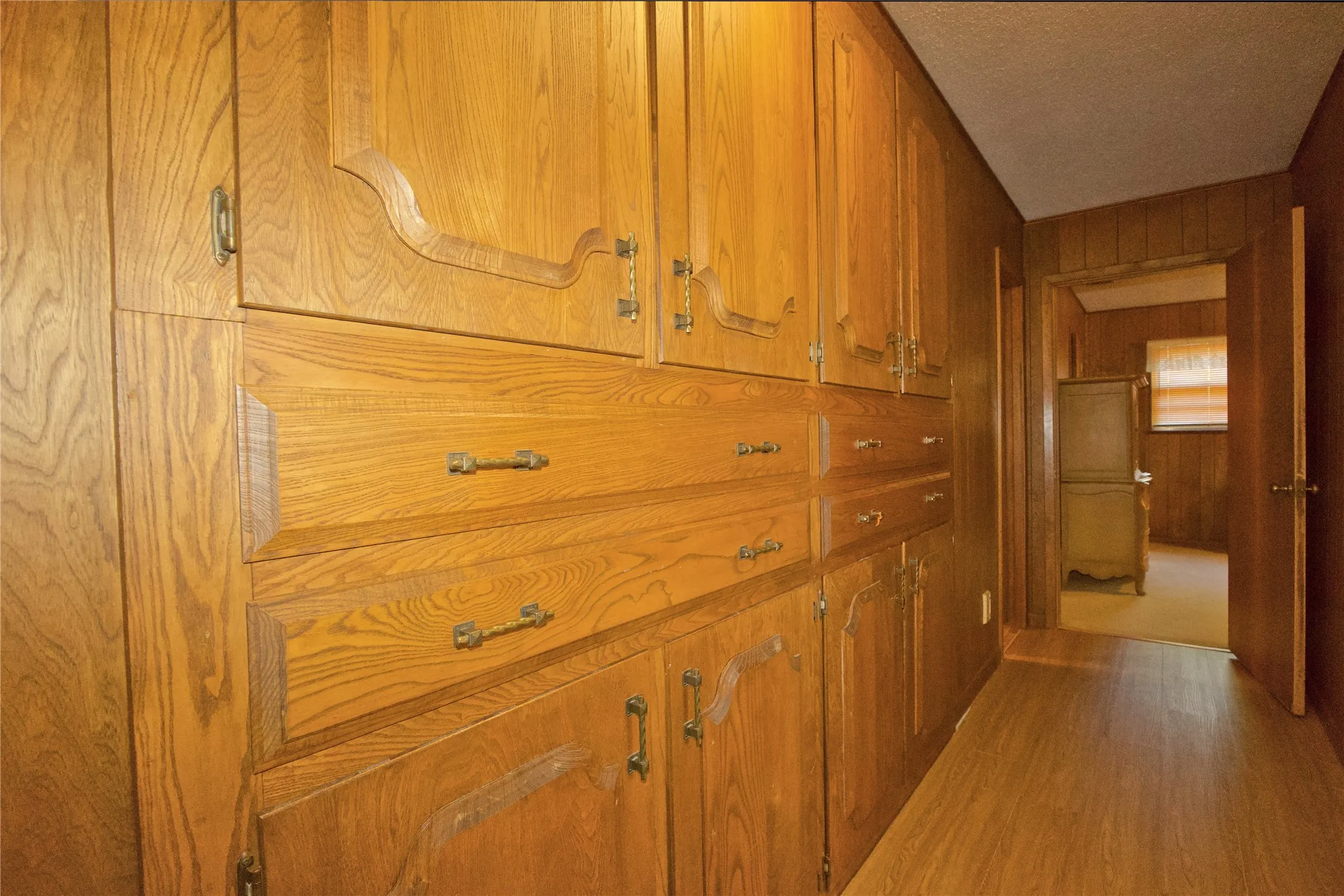 Single Family Residence For Sale in Cooke County , 697 N Fm 373, Muenster, Texas 76252, 4 Bedroom, 3 Bathroom, 2 Garage spaces, 2,692 Sqft, built in 1971, mls#21390437, Real Estate Agent in Muenster, Homes For Sale in Cooke county, Homes For Sale in Muenster, Realtor in Muenster Texas, Real Estate Brokerage Independent Realty Texas, Luminita Cordes Realtor