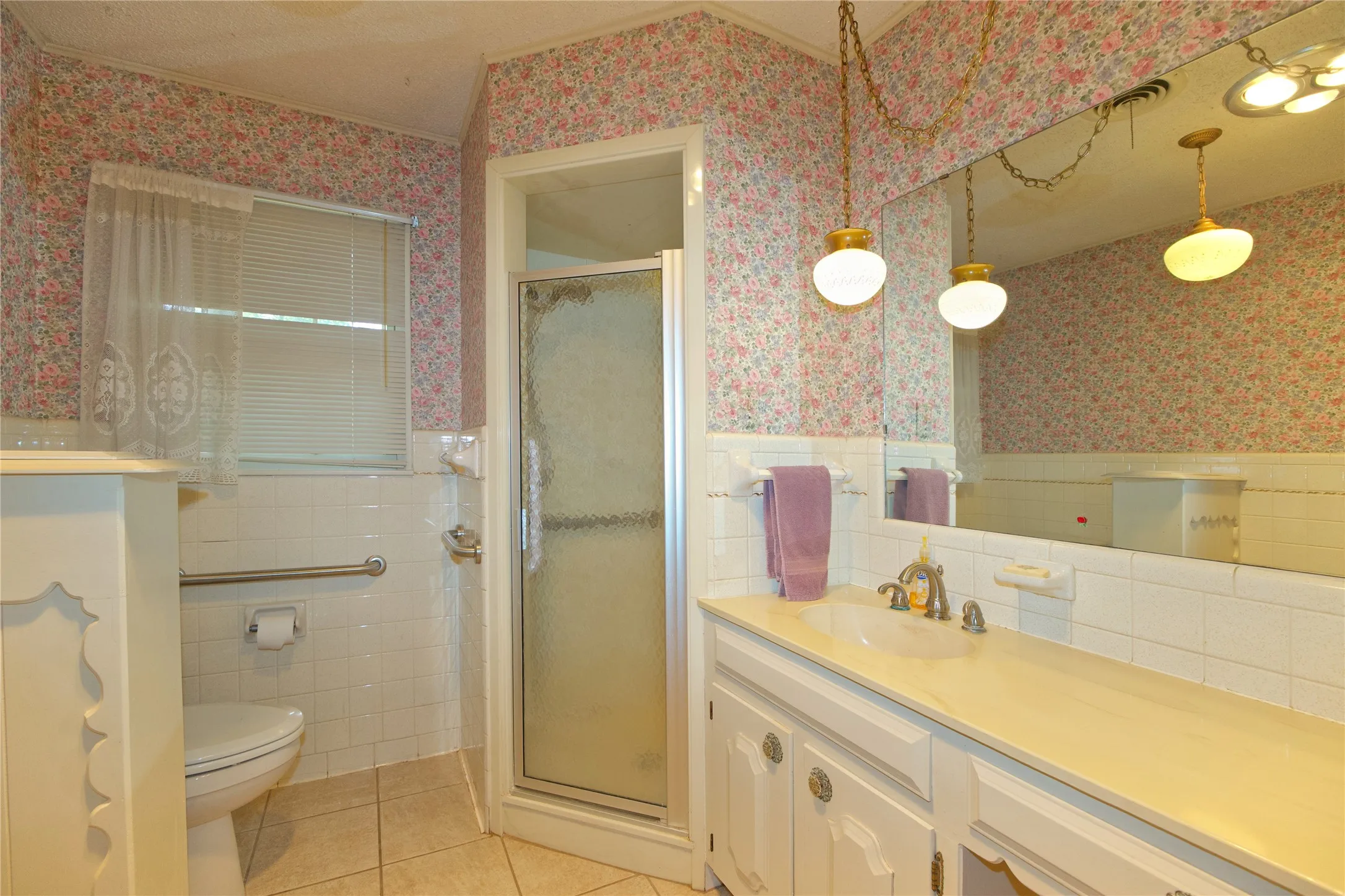 Single Family Residence For Sale in Cooke County , 697 N Fm 373, Muenster, Texas 76252, 4 Bedroom, 3 Bathroom, 2 Garage spaces, 2,692 Sqft, built in 1971, mls#21390437, Real Estate Agent in Muenster, Homes For Sale in Cooke county, Homes For Sale in Muenster, Realtor in Muenster Texas, Real Estate Brokerage Independent Realty Texas, Luminita Cordes Realtor