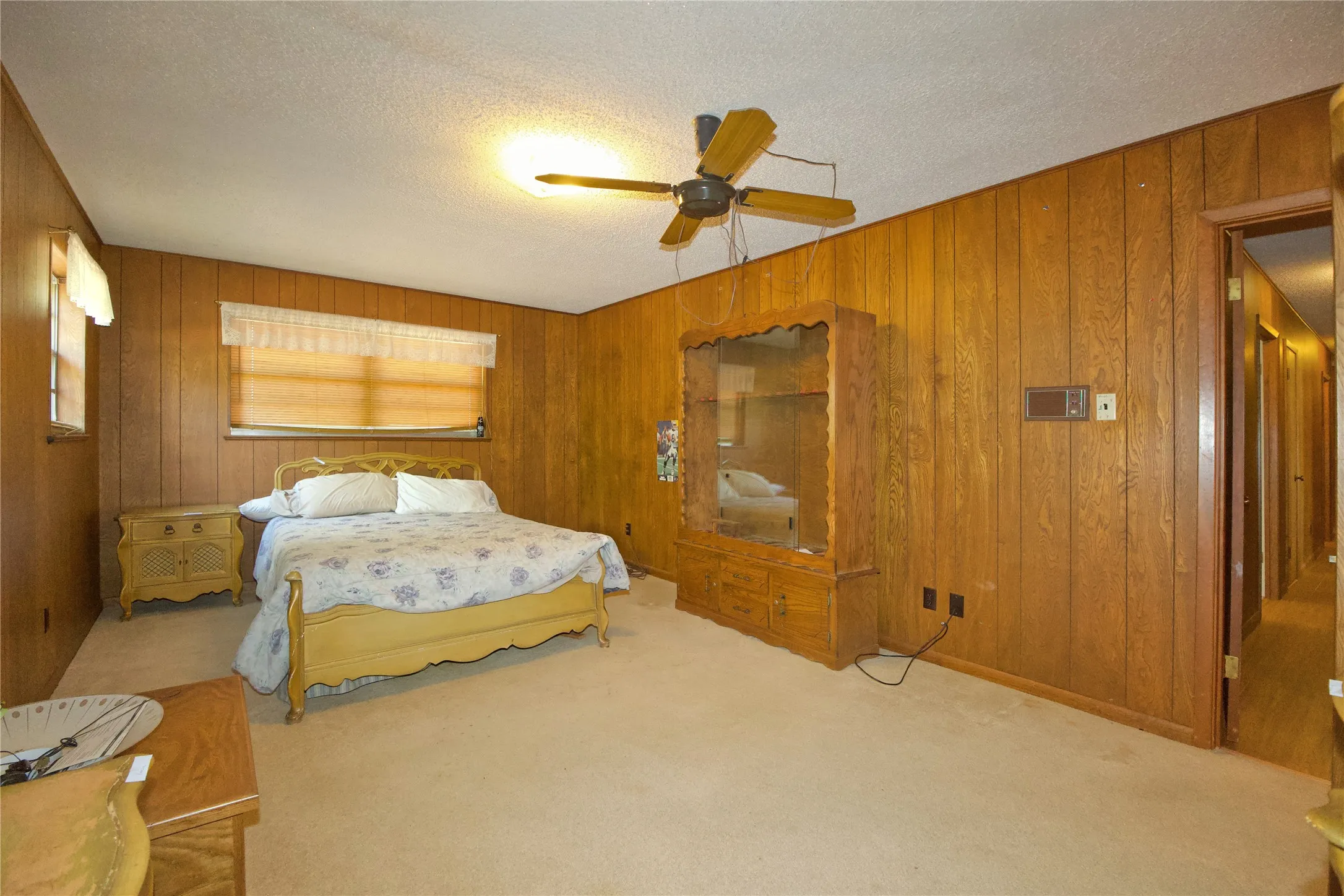Single Family Residence For Sale in Cooke County , 697 N Fm 373, Muenster, Texas 76252, 4 Bedroom, 3 Bathroom, 2 Garage spaces, 2,692 Sqft, built in 1971, mls#21390437, Real Estate Agent in Muenster, Homes For Sale in Cooke county, Homes For Sale in Muenster, Realtor in Muenster Texas, Real Estate Brokerage Independent Realty Texas, Luminita Cordes Realtor