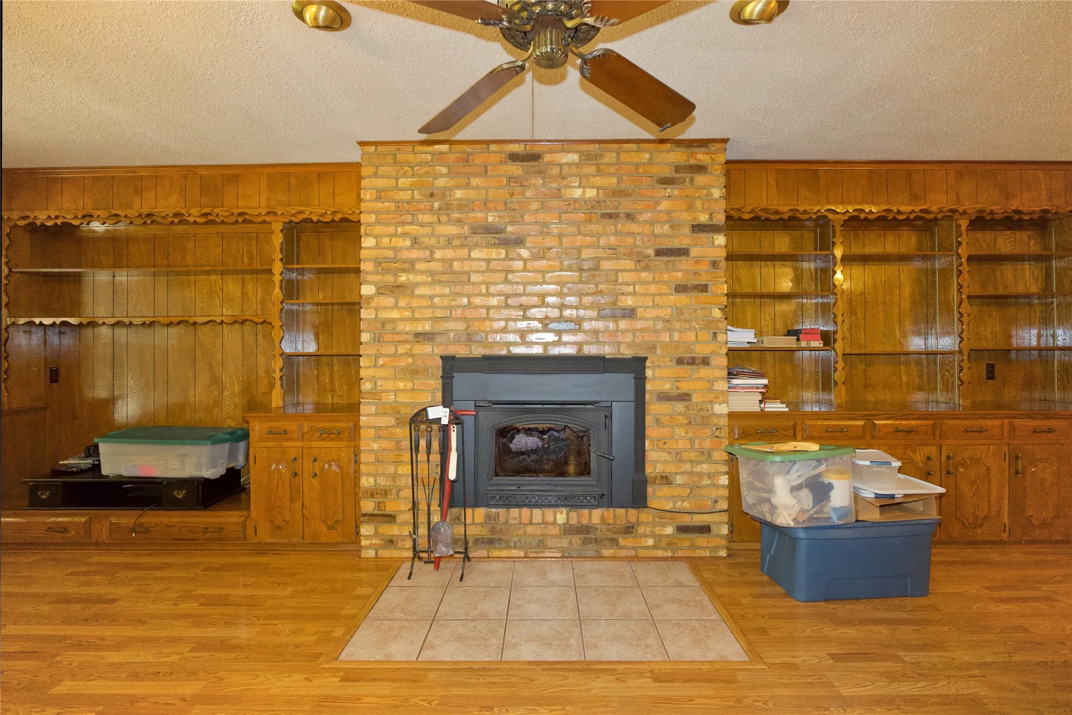 Single Family Residence For Sale in Cooke County , 697 N Fm 373, Muenster, Texas 76252, 4 Bedroom, 3 Bathroom, 2 Garage spaces, 2,692 Sqft, built in 1971, mls#21390437, Real Estate Agent in Muenster, Homes For Sale in Cooke county, Homes For Sale in Muenster, Realtor in Muenster Texas, Real Estate Brokerage Independent Realty Texas, Luminita Cordes Realtor
