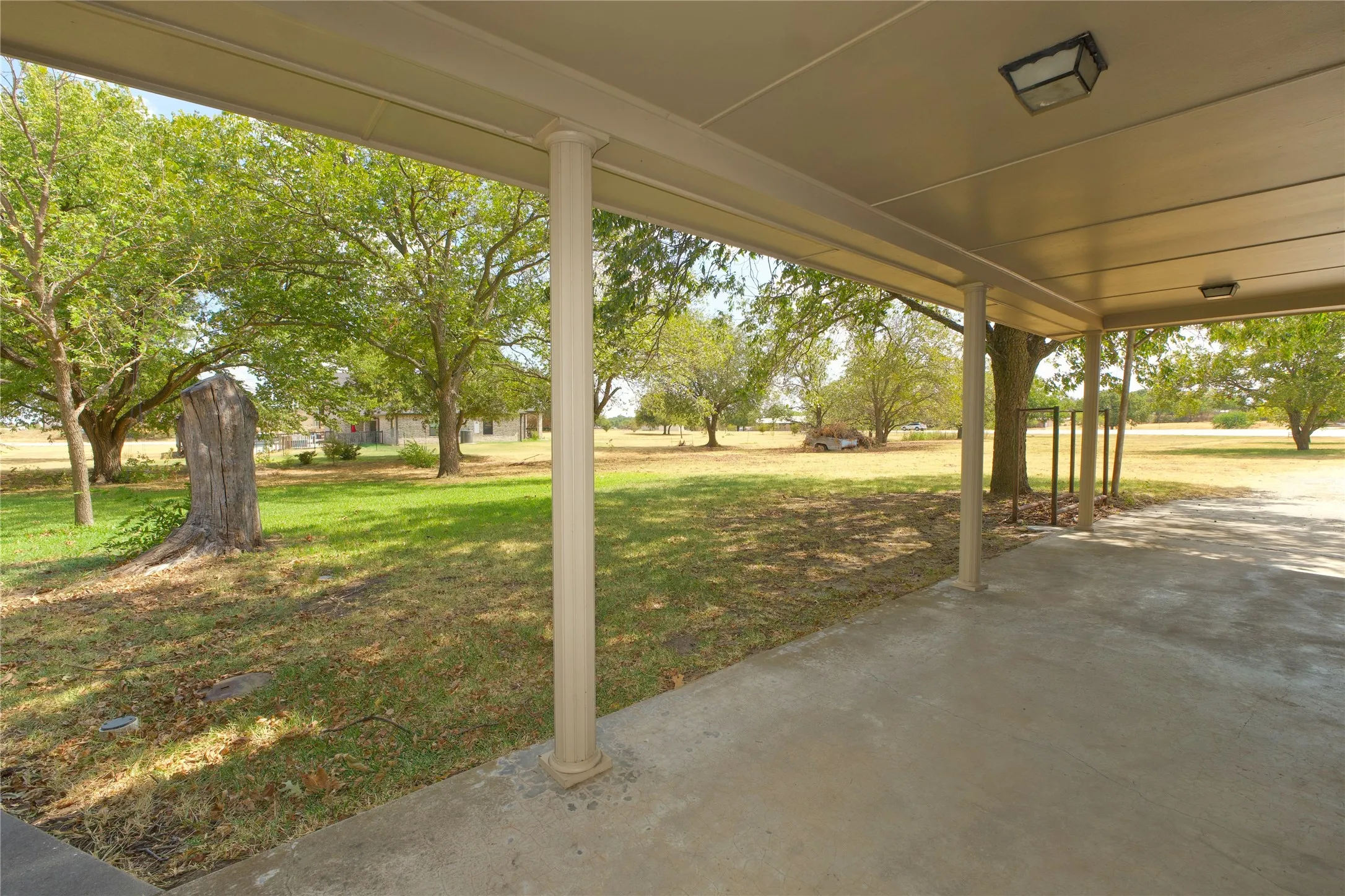 Single Family Residence For Sale in Cooke County , 697 N Fm 373, Muenster, Texas 76252, 4 Bedroom, 3 Bathroom, 2 Garage spaces, 2,692 Sqft, built in 1971, mls#21390437, Real Estate Agent in Muenster, Homes For Sale in Cooke county, Homes For Sale in Muenster, Realtor in Muenster Texas, Real Estate Brokerage Independent Realty Texas, Luminita Cordes Realtor