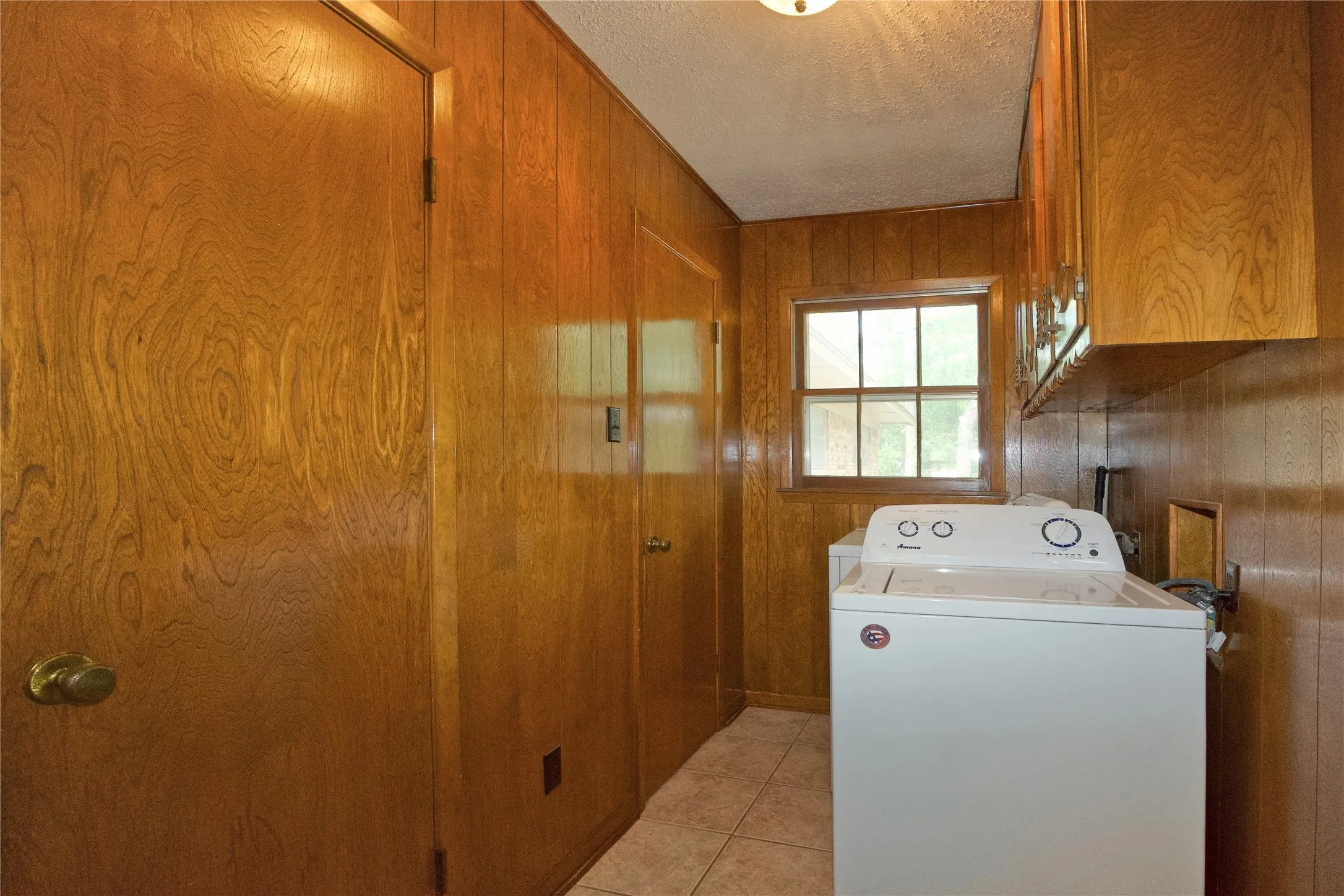 Single Family Residence For Sale in Cooke County , 697 N Fm 373, Muenster, Texas 76252, 4 Bedroom, 3 Bathroom, 2 Garage spaces, 2,692 Sqft, built in 1971, mls#21390437, Real Estate Agent in Muenster, Homes For Sale in Cooke county, Homes For Sale in Muenster, Realtor in Muenster Texas, Real Estate Brokerage Independent Realty Texas, Luminita Cordes Realtor