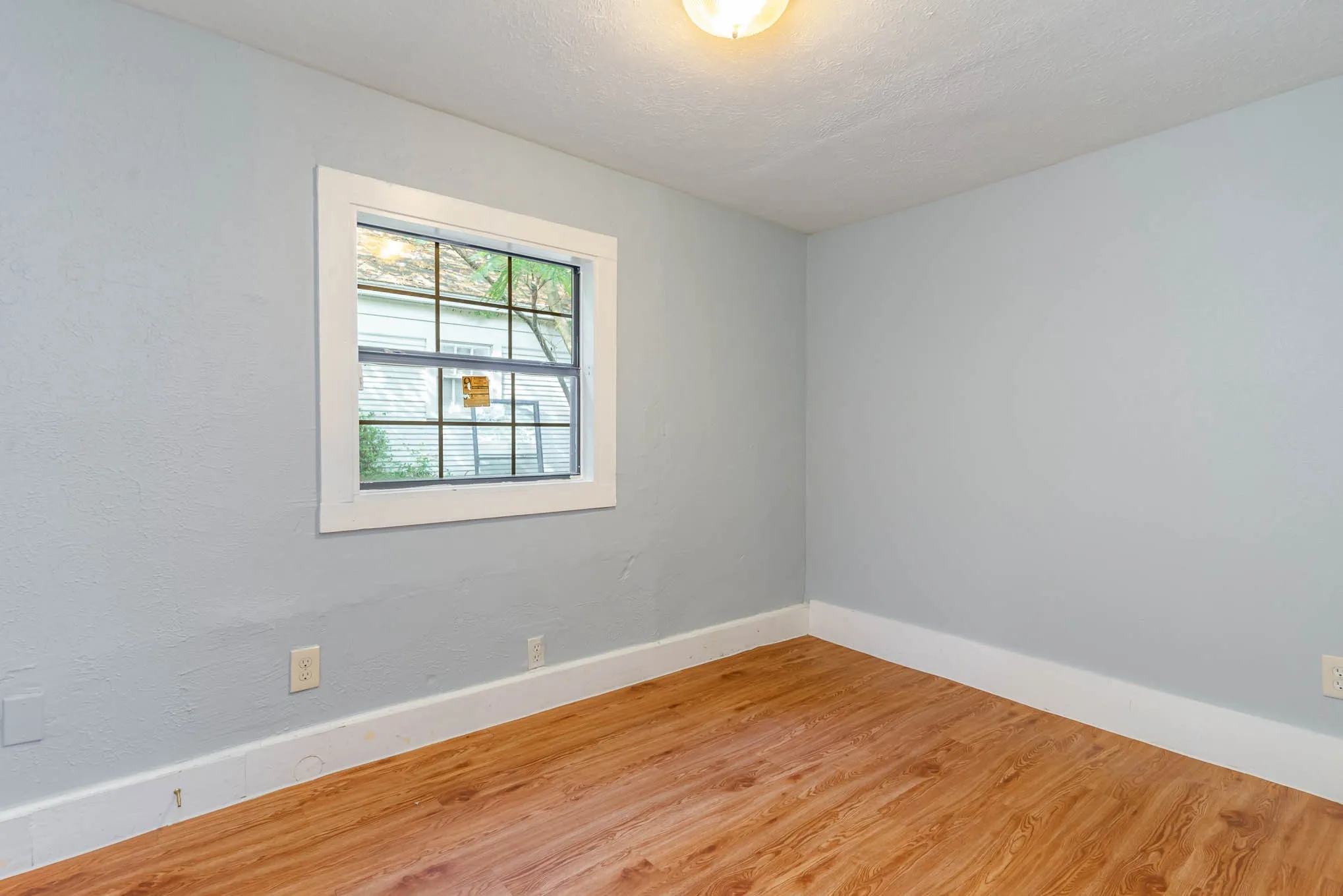 Single Family Residence For Sale in Dallas County , 2630 Lenway Street, Dallas, Texas 75215, 3 Bedroom, 2 Bathroom, 1 Garage spaces, 1,542 Sqft, built in 1936, mls#21393660, Real Estate Agent in Dallas, Homes For Sale in Dallas county, Homes For Sale in Dallas, Realtor in Dallas Texas, Real Estate Brokerage Independent Realty Texas, Luminita Cordes Realtor