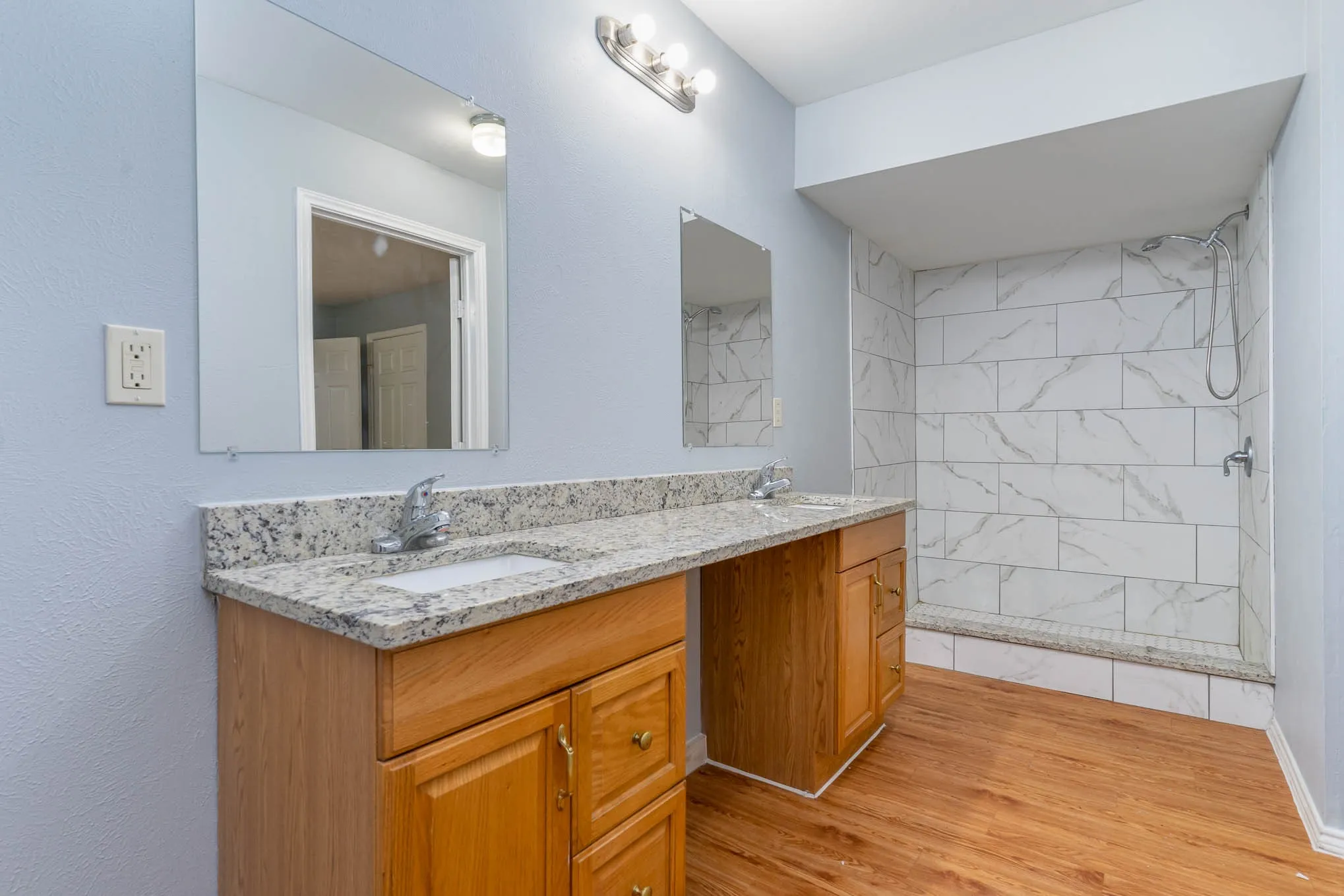 Single Family Residence For Sale in Dallas County , 2630 Lenway Street, Dallas, Texas 75215, 3 Bedroom, 2 Bathroom, 1 Garage spaces, 1,542 Sqft, built in 1936, mls#21393660, Real Estate Agent in Dallas, Homes For Sale in Dallas county, Homes For Sale in Dallas, Realtor in Dallas Texas, Real Estate Brokerage Independent Realty Texas, Luminita Cordes Realtor