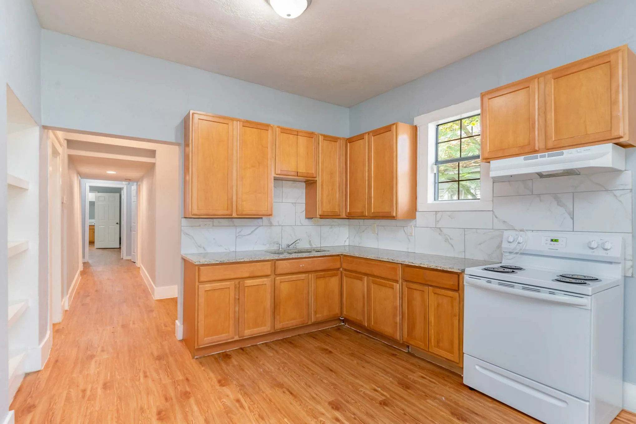 Single Family Residence For Sale in Dallas County , 2630 Lenway Street, Dallas, Texas 75215, 3 Bedroom, 2 Bathroom, 1 Garage spaces, 1,542 Sqft, built in 1936, mls#21393660, Real Estate Agent in Dallas, Homes For Sale in Dallas county, Homes For Sale in Dallas, Realtor in Dallas Texas, Real Estate Brokerage Independent Realty Texas, Luminita Cordes Realtor