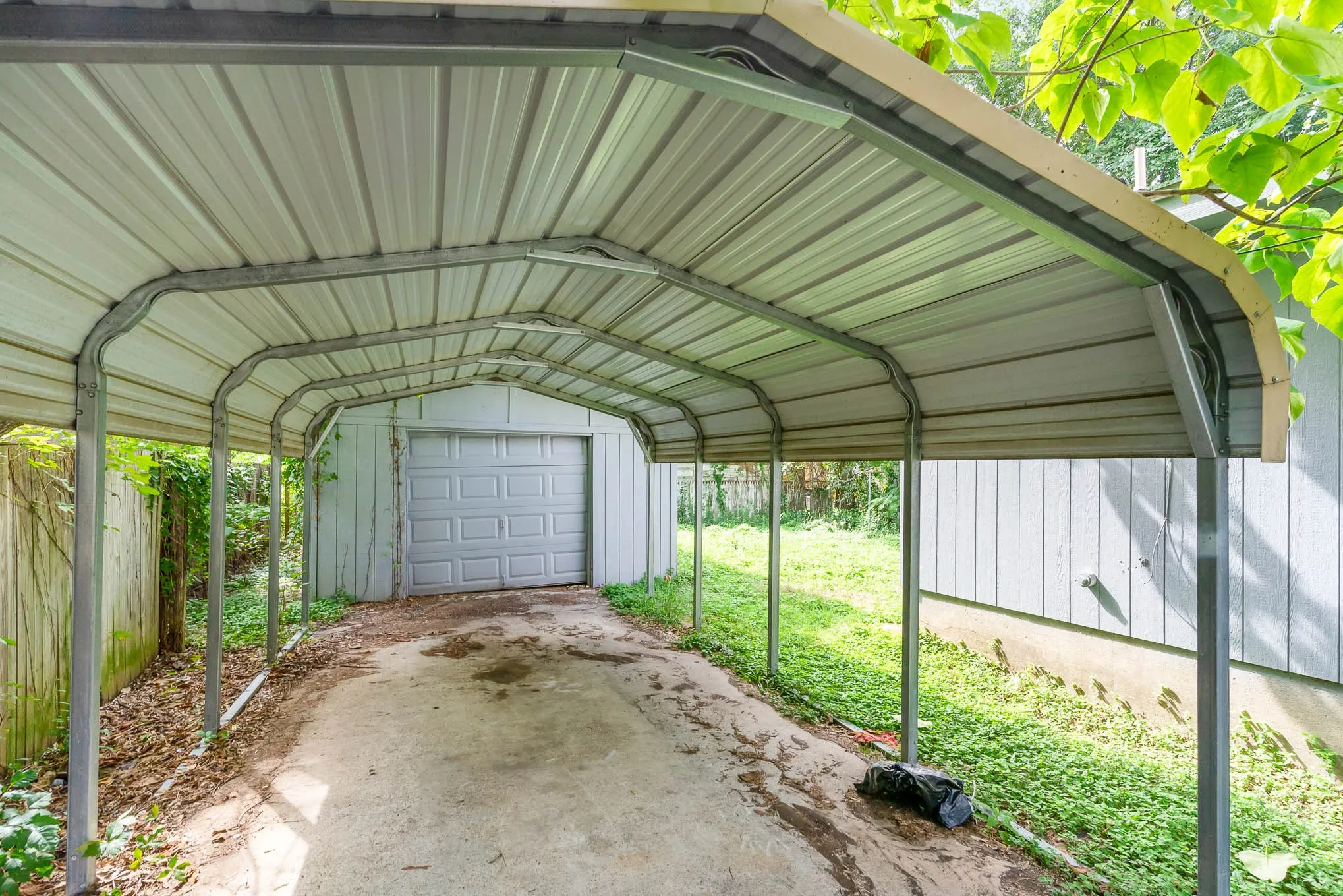 Single Family Residence For Sale in Dallas County , 2630 Lenway Street, Dallas, Texas 75215, 3 Bedroom, 2 Bathroom, 1 Garage spaces, 1,542 Sqft, built in 1936, mls#21393660, Real Estate Agent in Dallas, Homes For Sale in Dallas county, Homes For Sale in Dallas, Realtor in Dallas Texas, Real Estate Brokerage Independent Realty Texas, Luminita Cordes Realtor