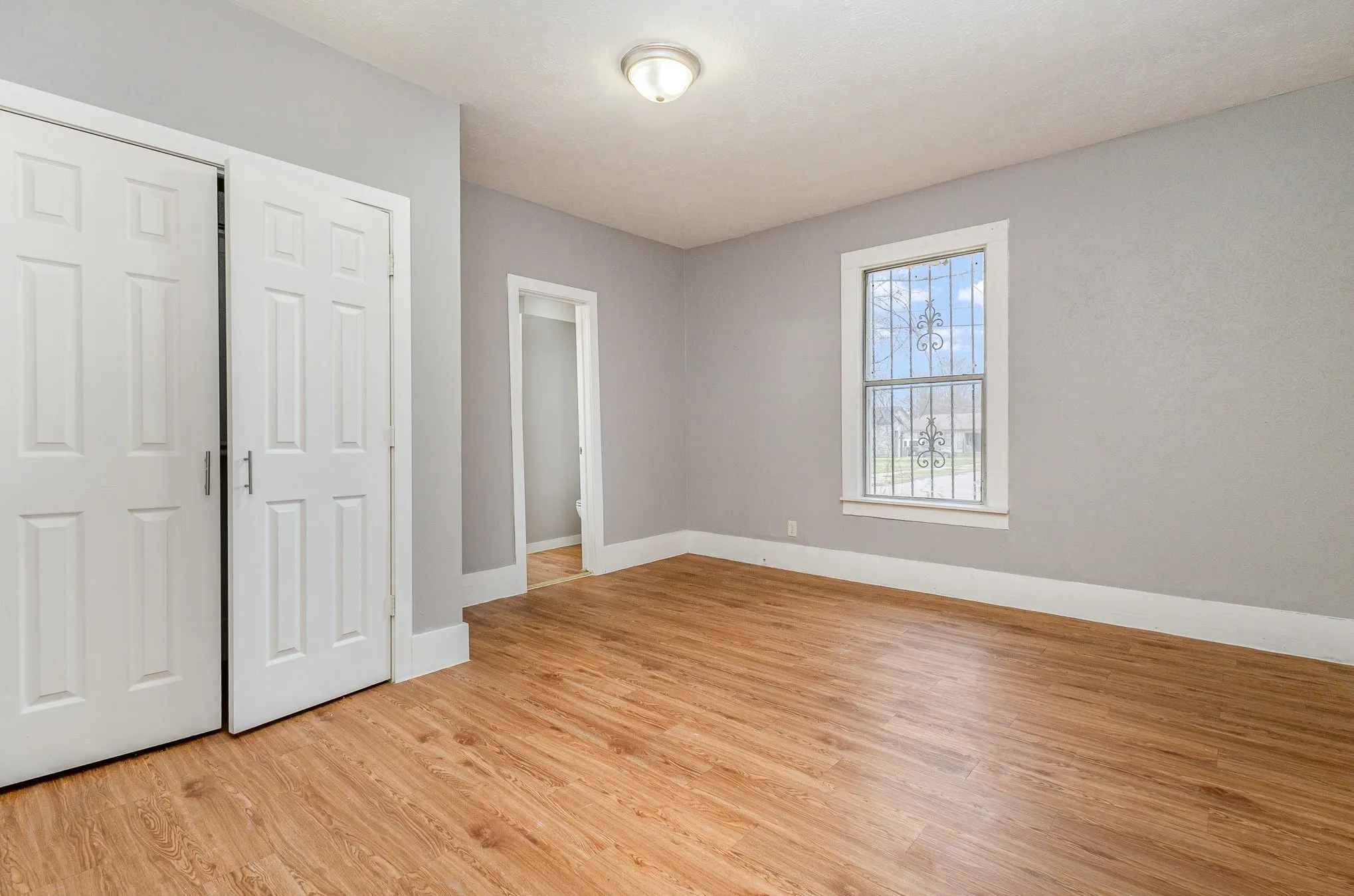 Single Family Residence For Sale in Dallas County , 2602 Lenway Street, Dallas, Texas 75215, 3 Bedroom, 2 Bathroom, Garage spaces, 1,390 Sqft, built in 1936, mls#21393650, Real Estate Agent in Dallas, Homes For Sale in Dallas county, Homes For Sale in Dallas, Realtor in Dallas Texas, Real Estate Brokerage Independent Realty Texas, Luminita Cordes Realtor