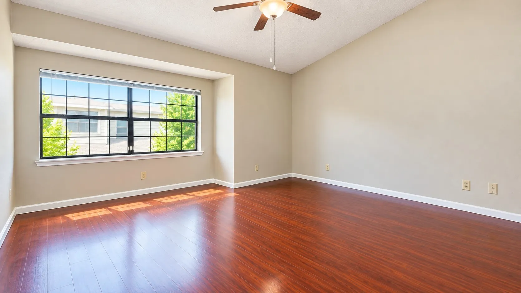 Condominium For Rent in Dallas County , 8545 Midpark Road 6, Dallas, Texas 75240, 2 Bedroom, 2 Bathroom, Garage spaces, 1,035 Sqft, built in 1982, mls#21393648, Real Estate Agent in Dallas, Homes For Rent in Dallas county, Homes For Rent in Dallas, Realtor in Dallas Texas, Real Estate Brokerage Independent Realty Texas, Luminita Cordes Realtor