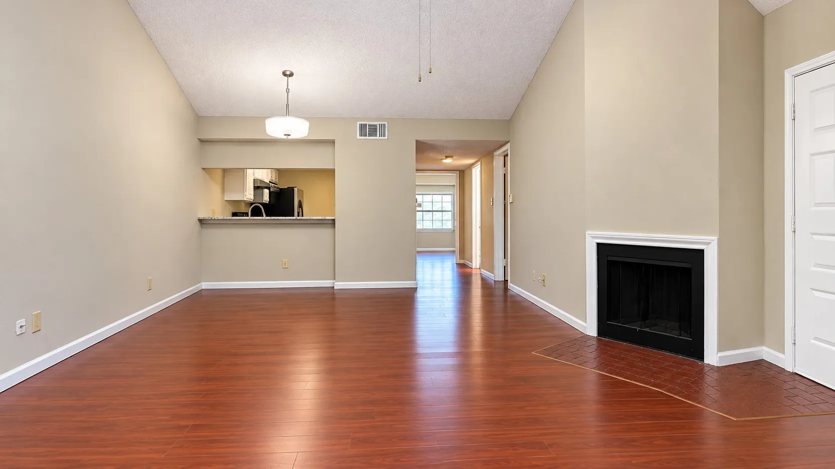 Condominium For Rent in Dallas County , 8545 Midpark Road 6, Dallas, Texas 75240, 2 Bedroom, 2 Bathroom, Garage spaces, 1,035 Sqft, built in 1982, mls#21393648, Real Estate Agent in Dallas, Homes For Rent in Dallas county, Homes For Rent in Dallas, Realtor in Dallas Texas, Real Estate Brokerage Independent Realty Texas, Luminita Cordes Realtor