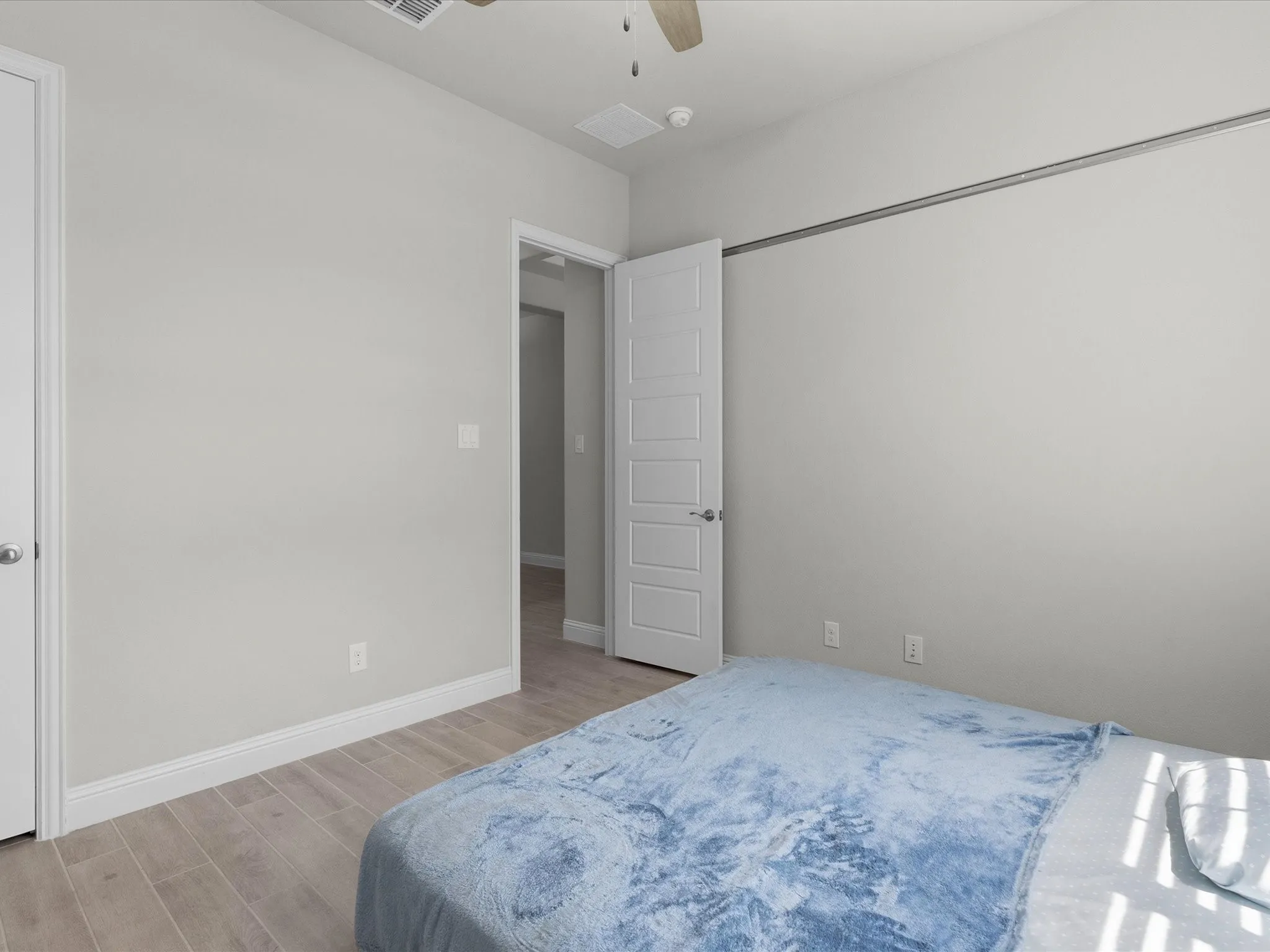 Single Family Residence For Sale in Denton County , 7025 Central Court, Little Elm, Texas 76227, 5 Bedroom, 3 Bathroom, 3 Garage spaces, 2,785 Sqft, built in 2019, mls#21393383, Real Estate Agent in Little Elm, Homes For Sale in Denton county, Homes For Sale in Little Elm, Realtor in Little Elm Texas, Real Estate Brokerage Independent Realty Texas, Luminita Cordes Realtor