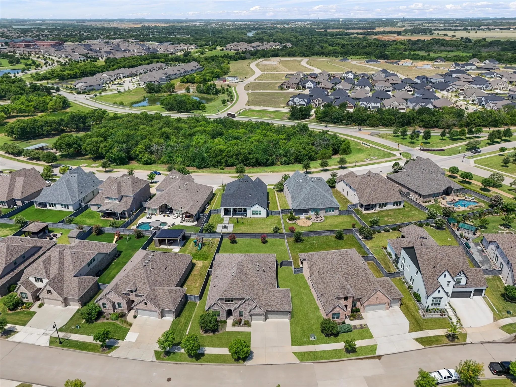 Single Family Residence For Sale in Denton County , 7025 Central Court, Little Elm, Texas 76227, 5 Bedroom, 3 Bathroom, 3 Garage spaces, 2,785 Sqft, built in 2019, mls#21393383, Real Estate Agent in Little Elm, Homes For Sale in Denton county, Homes For Sale in Little Elm, Realtor in Little Elm Texas, Real Estate Brokerage Independent Realty Texas, Luminita Cordes Realtor
