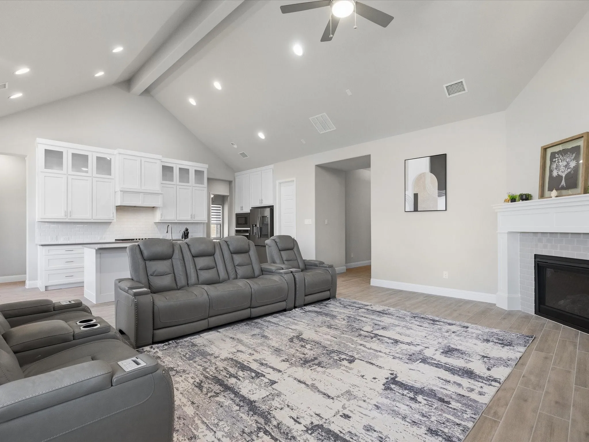 Single Family Residence For Sale in Denton County , 7025 Central Court, Little Elm, Texas 76227, 5 Bedroom, 3 Bathroom, 3 Garage spaces, 2,785 Sqft, built in 2019, mls#21393383, Real Estate Agent in Little Elm, Homes For Sale in Denton county, Homes For Sale in Little Elm, Realtor in Little Elm Texas, Real Estate Brokerage Independent Realty Texas, Luminita Cordes Realtor