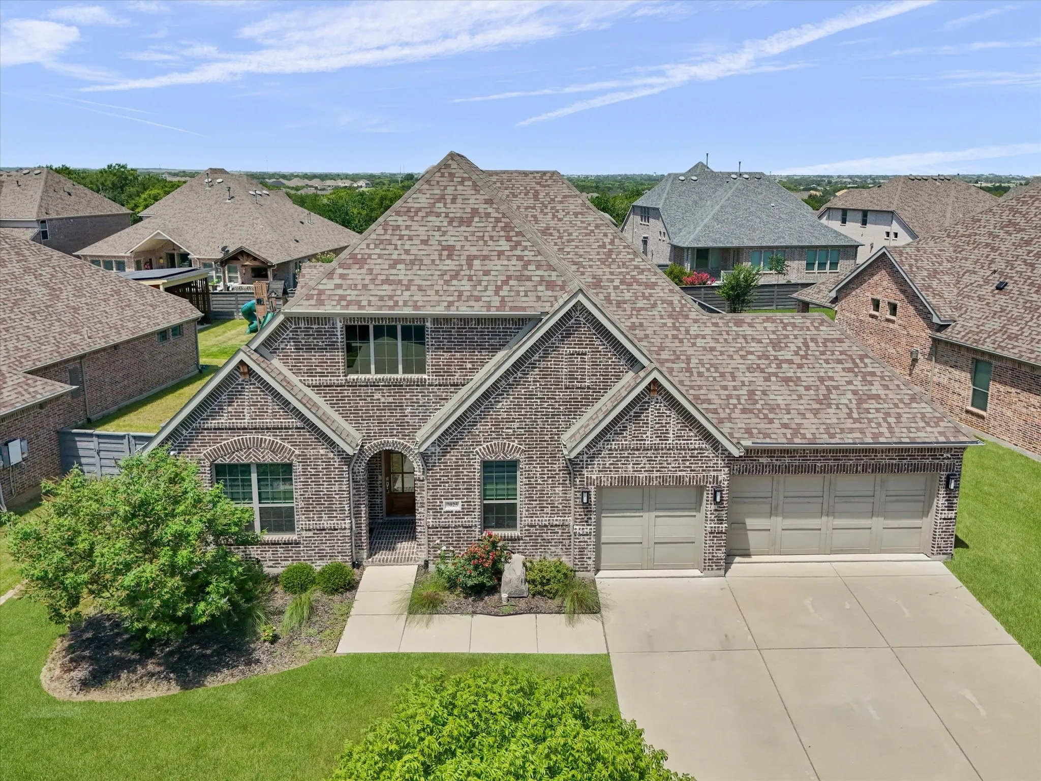 Single Family Residence For Sale in Denton County , 7025 Central Court, Little Elm, Texas 76227, 5 Bedroom, 3 Bathroom, 3 Garage spaces, 2,785 Sqft, built in 2019, mls#21393383, Real Estate Agent in Little Elm, Homes For Sale in Denton county, Homes For Sale in Little Elm, Realtor in Little Elm Texas, Real Estate Brokerage Independent Realty Texas, Luminita Cordes Realtor