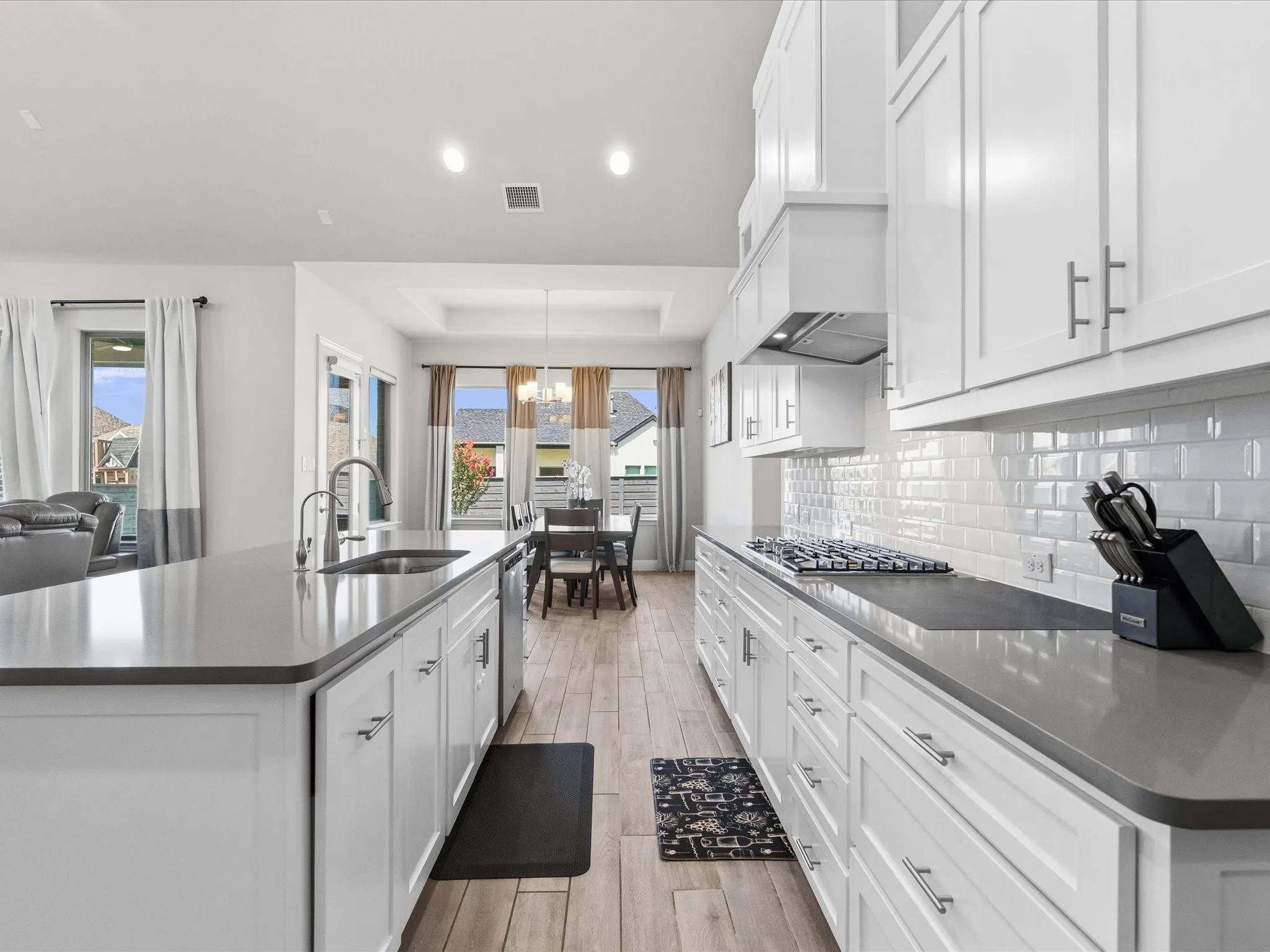 Single Family Residence For Sale in Denton County , 7025 Central Court, Little Elm, Texas 76227, 5 Bedroom, 3 Bathroom, 3 Garage spaces, 2,785 Sqft, built in 2019, mls#21393383, Real Estate Agent in Little Elm, Homes For Sale in Denton county, Homes For Sale in Little Elm, Realtor in Little Elm Texas, Real Estate Brokerage Independent Realty Texas, Luminita Cordes Realtor