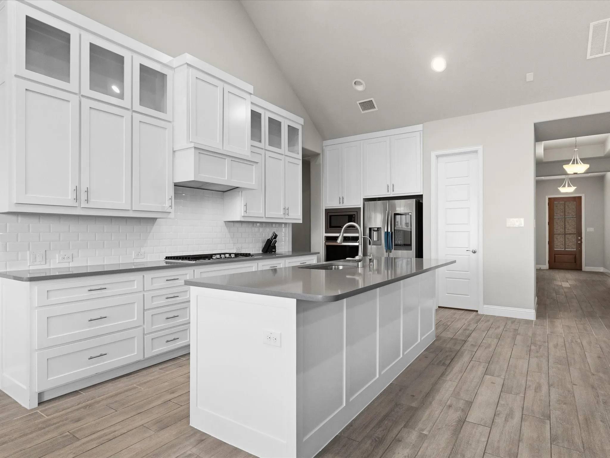 Single Family Residence For Sale in Denton County , 7025 Central Court, Little Elm, Texas 76227, 5 Bedroom, 3 Bathroom, 3 Garage spaces, 2,785 Sqft, built in 2019, mls#21393383, Real Estate Agent in Little Elm, Homes For Sale in Denton county, Homes For Sale in Little Elm, Realtor in Little Elm Texas, Real Estate Brokerage Independent Realty Texas, Luminita Cordes Realtor