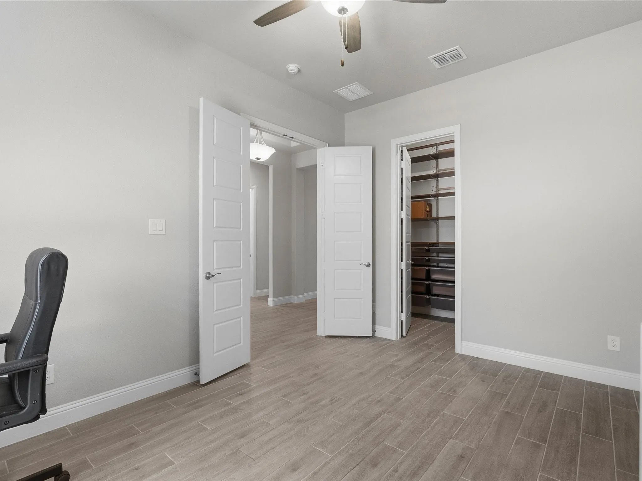 Single Family Residence For Sale in Denton County , 7025 Central Court, Little Elm, Texas 76227, 5 Bedroom, 3 Bathroom, 3 Garage spaces, 2,785 Sqft, built in 2019, mls#21393383, Real Estate Agent in Little Elm, Homes For Sale in Denton county, Homes For Sale in Little Elm, Realtor in Little Elm Texas, Real Estate Brokerage Independent Realty Texas, Luminita Cordes Realtor