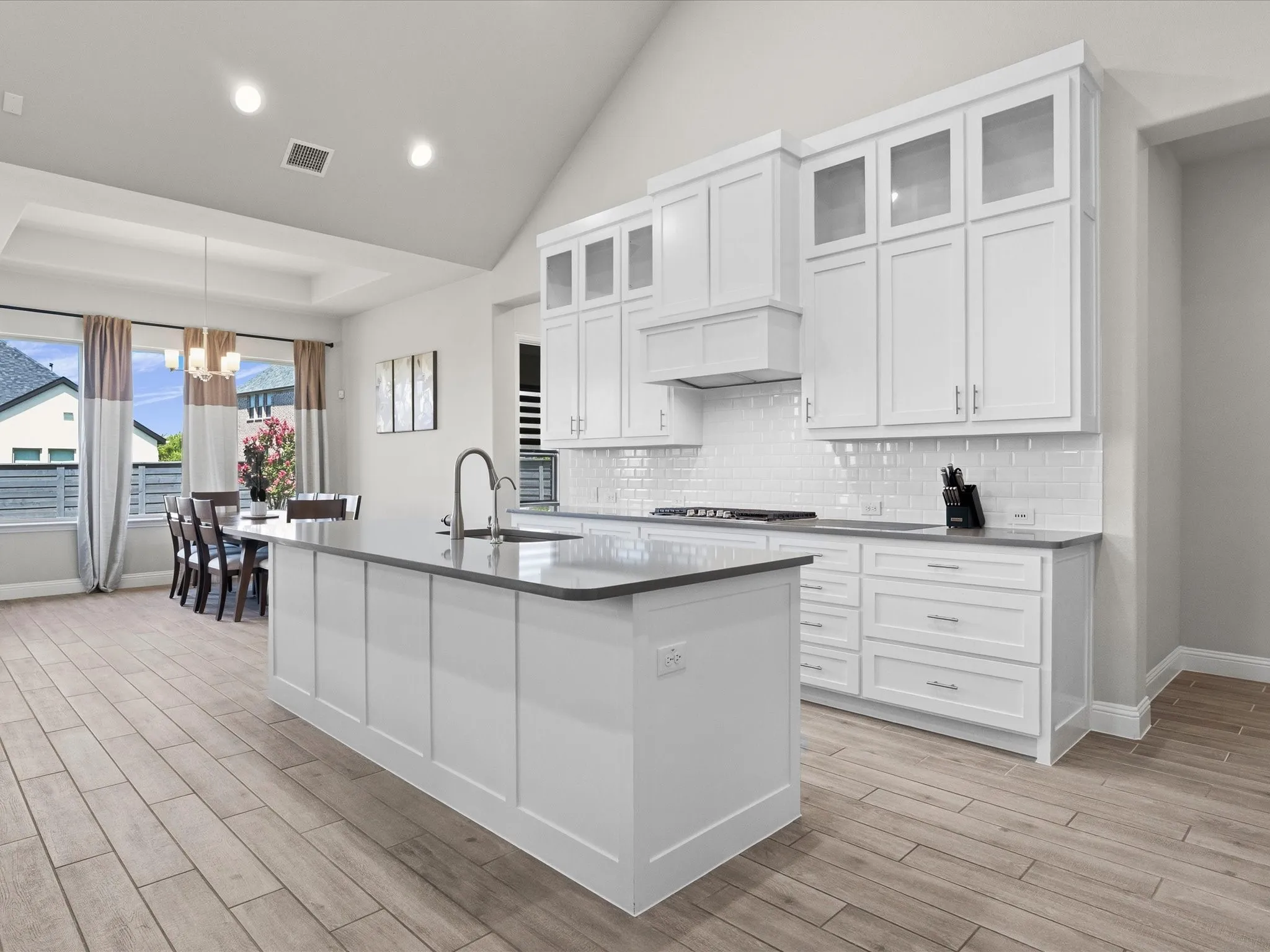 Single Family Residence For Sale in Denton County , 7025 Central Court, Little Elm, Texas 76227, 5 Bedroom, 3 Bathroom, 3 Garage spaces, 2,785 Sqft, built in 2019, mls#21393383, Real Estate Agent in Little Elm, Homes For Sale in Denton county, Homes For Sale in Little Elm, Realtor in Little Elm Texas, Real Estate Brokerage Independent Realty Texas, Luminita Cordes Realtor
