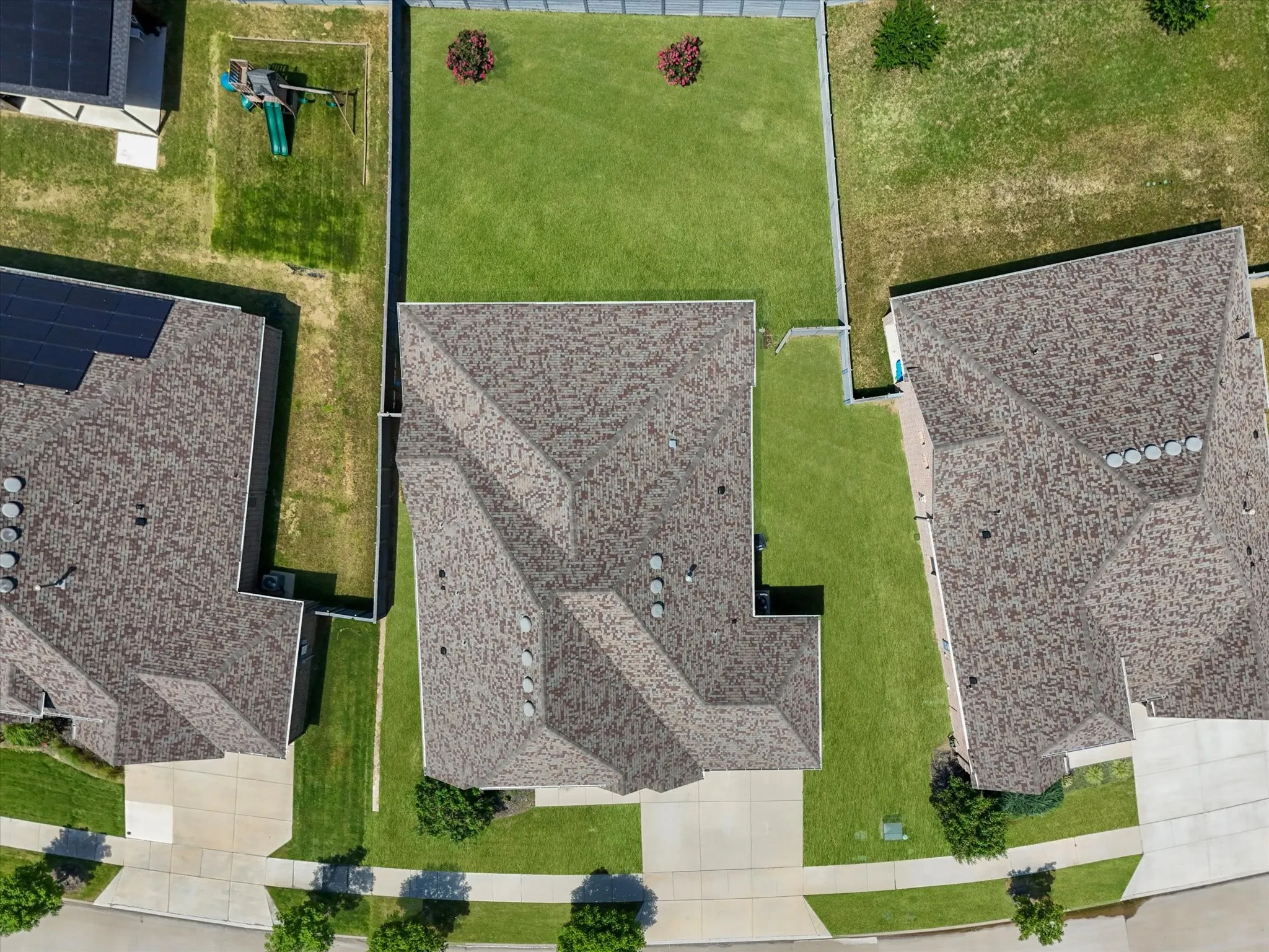Single Family Residence For Sale in Denton County , 7025 Central Court, Little Elm, Texas 76227, 5 Bedroom, 3 Bathroom, 3 Garage spaces, 2,785 Sqft, built in 2019, mls#21393383, Real Estate Agent in Little Elm, Homes For Sale in Denton county, Homes For Sale in Little Elm, Realtor in Little Elm Texas, Real Estate Brokerage Independent Realty Texas, Luminita Cordes Realtor