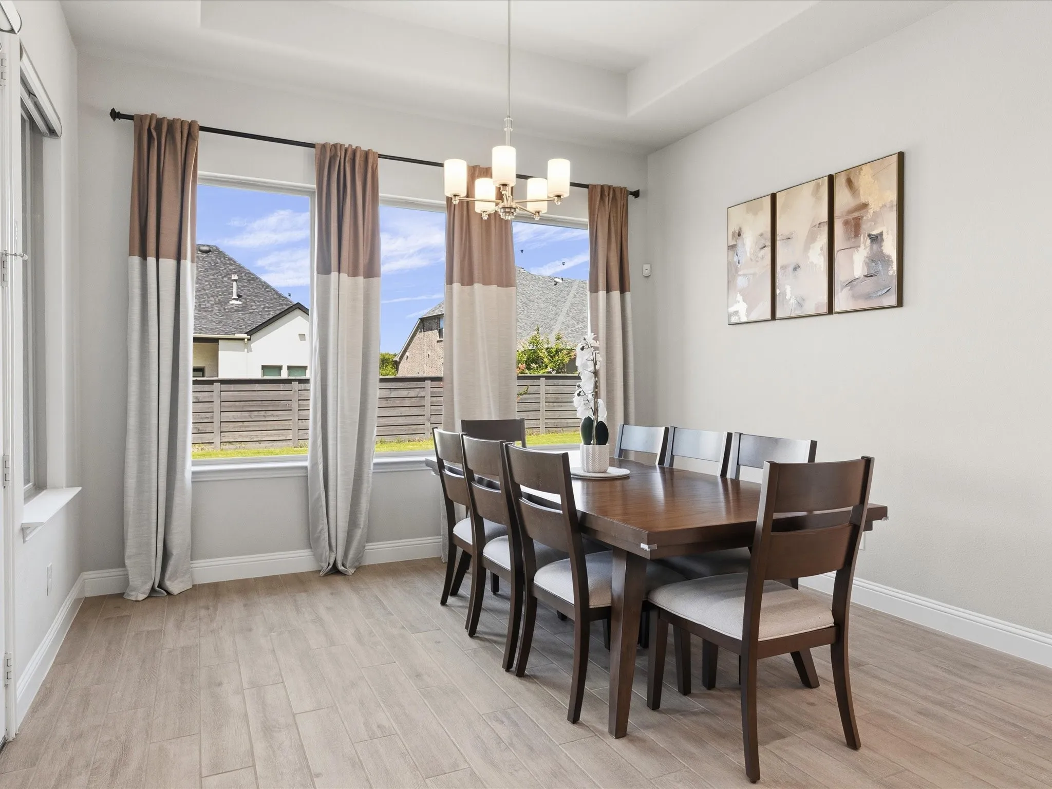 Single Family Residence For Sale in Denton County , 7025 Central Court, Little Elm, Texas 76227, 5 Bedroom, 3 Bathroom, 3 Garage spaces, 2,785 Sqft, built in 2019, mls#21393383, Real Estate Agent in Little Elm, Homes For Sale in Denton county, Homes For Sale in Little Elm, Realtor in Little Elm Texas, Real Estate Brokerage Independent Realty Texas, Luminita Cordes Realtor