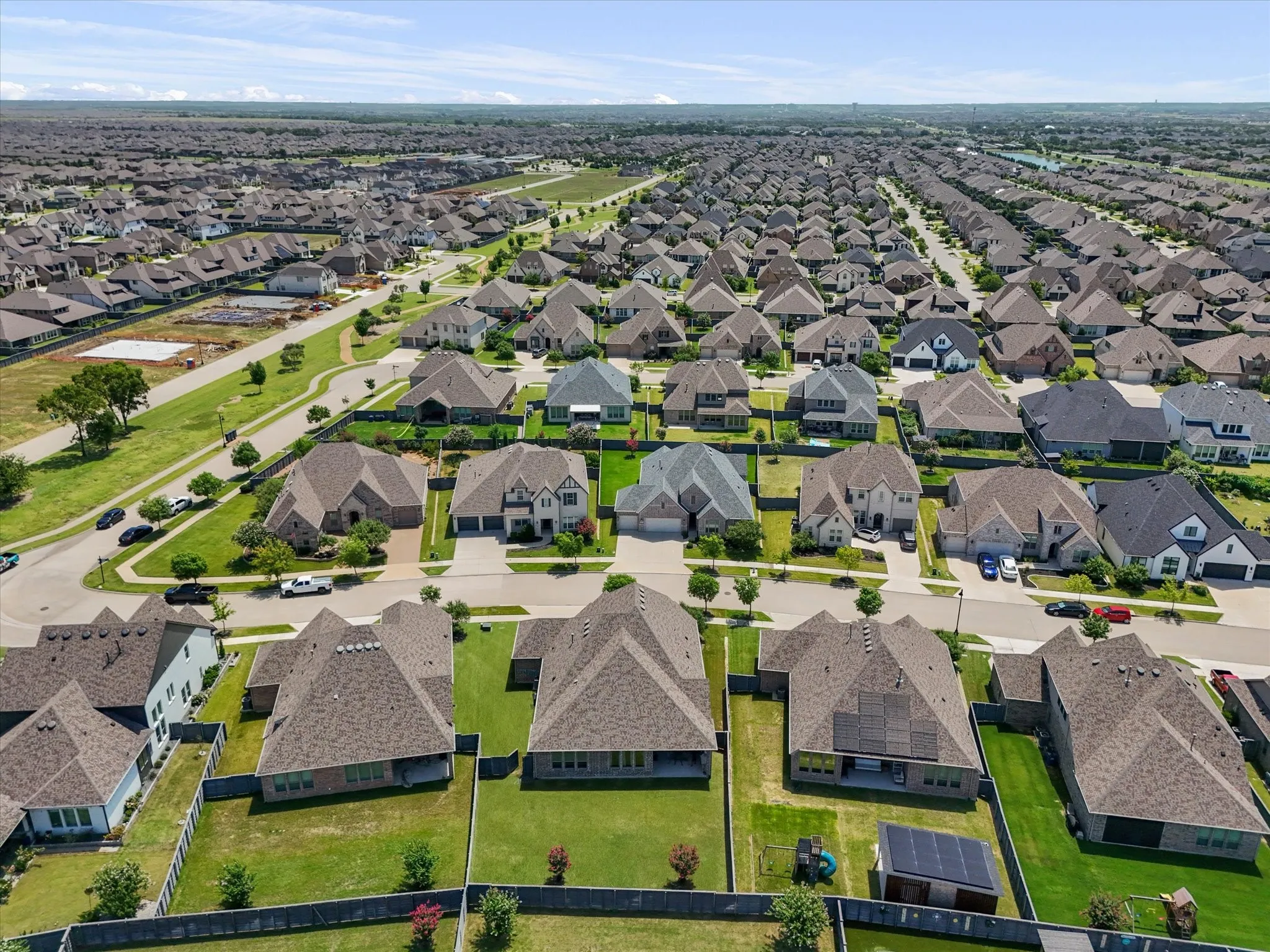 Single Family Residence For Sale in Denton County , 7025 Central Court, Little Elm, Texas 76227, 5 Bedroom, 3 Bathroom, 3 Garage spaces, 2,785 Sqft, built in 2019, mls#21393383, Real Estate Agent in Little Elm, Homes For Sale in Denton county, Homes For Sale in Little Elm, Realtor in Little Elm Texas, Real Estate Brokerage Independent Realty Texas, Luminita Cordes Realtor
