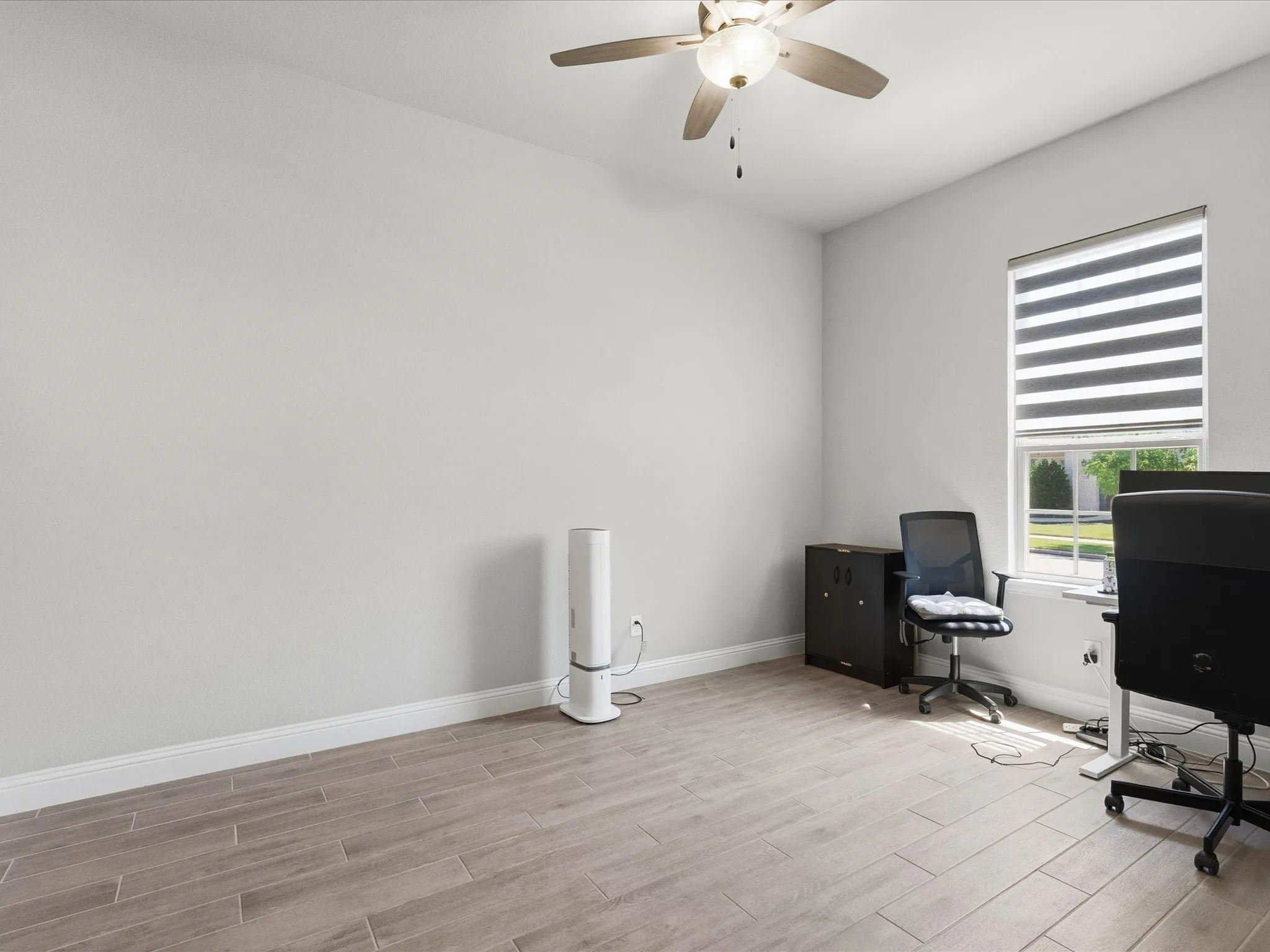 Single Family Residence For Sale in Denton County , 7025 Central Court, Little Elm, Texas 76227, 5 Bedroom, 3 Bathroom, 3 Garage spaces, 2,785 Sqft, built in 2019, mls#21393383, Real Estate Agent in Little Elm, Homes For Sale in Denton county, Homes For Sale in Little Elm, Realtor in Little Elm Texas, Real Estate Brokerage Independent Realty Texas, Luminita Cordes Realtor