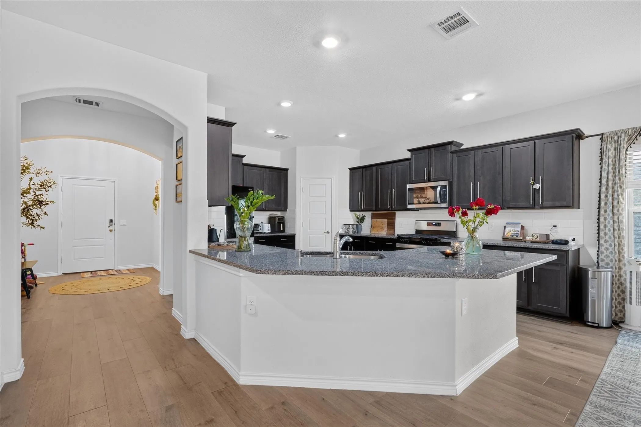 Single Family Residence For Rent in Collin County , 4005 Lockmead Road, Mc Kinney, Texas 75071, 4 Bedroom, 3 Bathroom, 2 Garage spaces, 2,704 Sqft, built in 2023, mls#21393677, Real Estate Agent in Mc Kinney, Homes For Rent in Collin county, Homes For Rent in Mc Kinney, Realtor in Mc Kinney Texas, Real Estate Brokerage Independent Realty Texas, Luminita Cordes Realtor