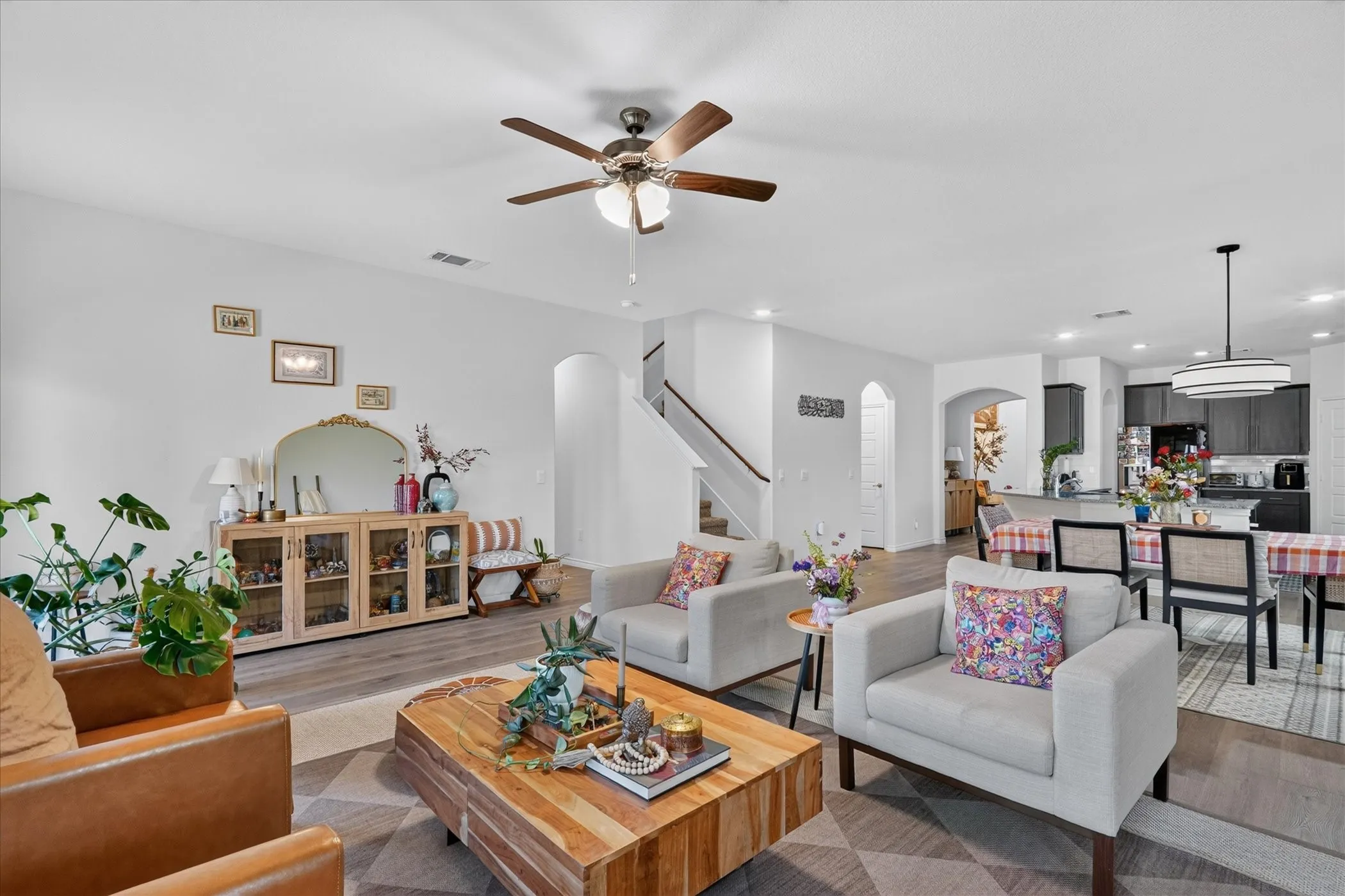 Single Family Residence For Rent