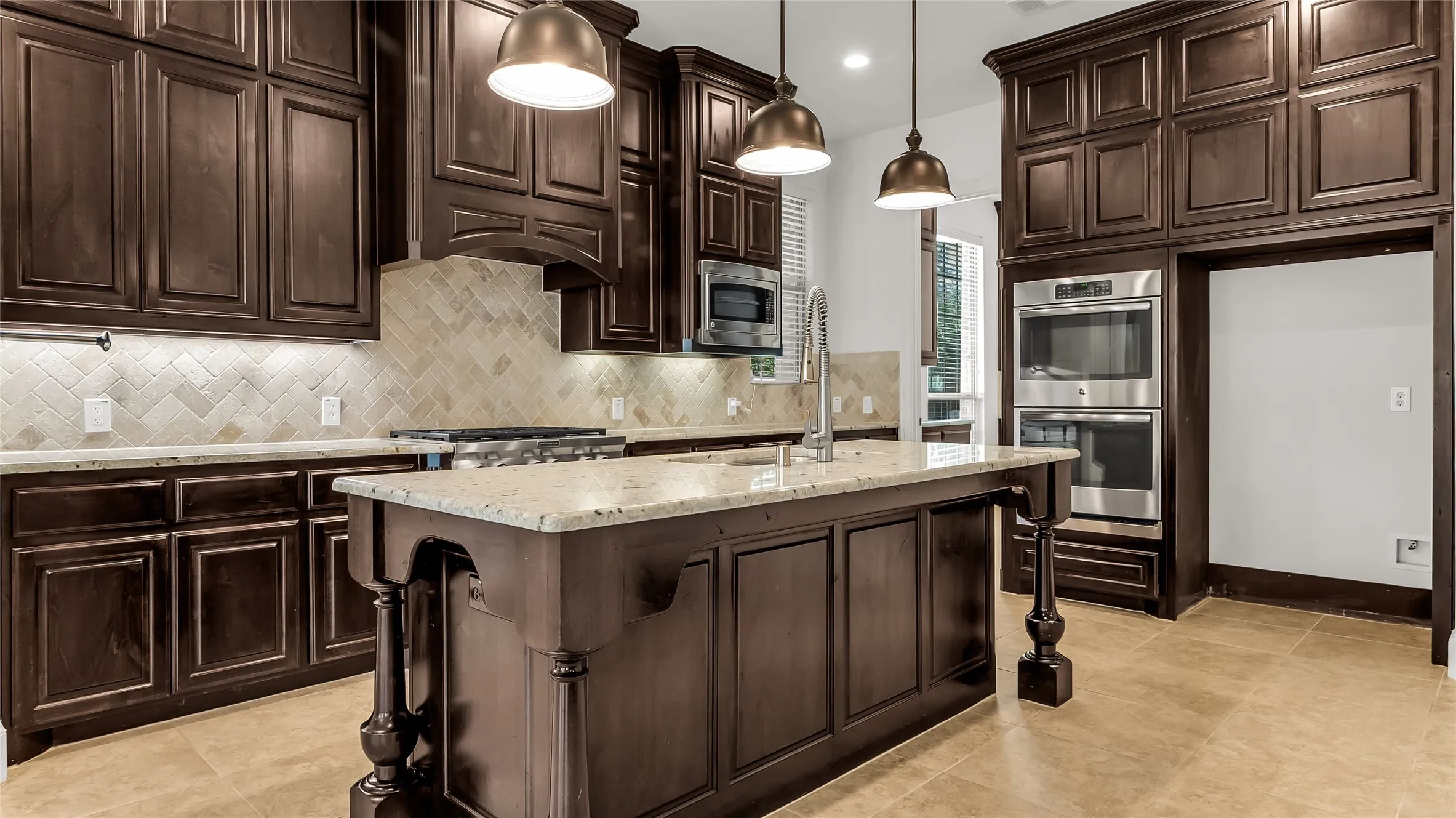 Single Family Residence For Sale in Collin County , 900 Blue Ridge Drive, Prosper, Texas 75078, 5 Bedroom, 5 Bathroom, 3 Garage spaces, 4,515 Sqft, built in 2013, mls#21387238, Real Estate Agent in Prosper, Homes For Sale in Collin county, Homes For Sale in Prosper, Realtor in Prosper Texas, Real Estate Brokerage Independent Realty Texas, Luminita Cordes Realtor