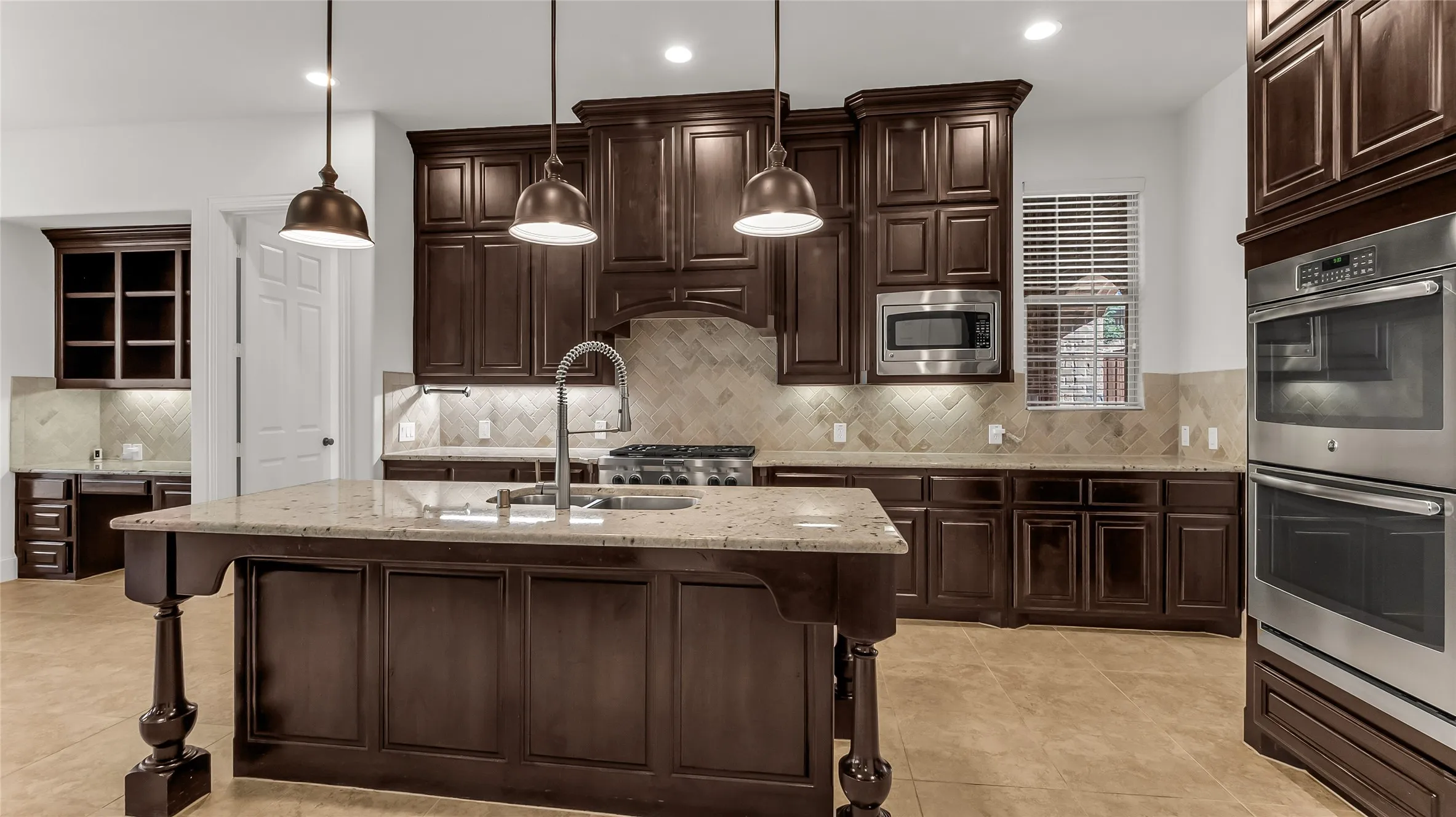 Single Family Residence For Sale in Collin County , 900 Blue Ridge Drive, Prosper, Texas 75078, 5 Bedroom, 5 Bathroom, 3 Garage spaces, 4,515 Sqft, built in 2013, mls#21387238, Real Estate Agent in Prosper, Homes For Sale in Collin county, Homes For Sale in Prosper, Realtor in Prosper Texas, Real Estate Brokerage Independent Realty Texas, Luminita Cordes Realtor