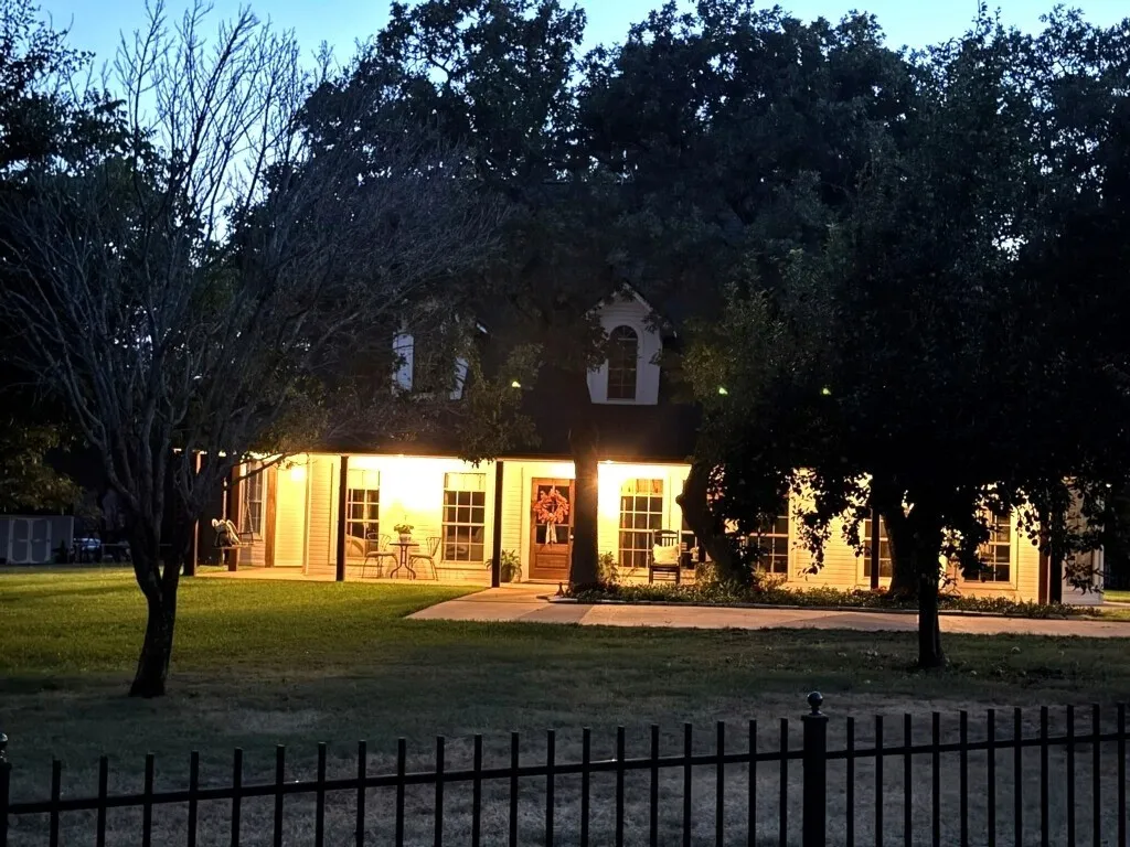 Single Family Residence For Sale in Parker County , 105 Mariah Drive, Weatherford, Texas 76087, 4 Bedroom, 3 Bathroom, 2 Garage spaces, 3,195 Sqft, built in 1990, mls#21391327, Real Estate Agent in Weatherford, Homes For Sale in Parker county, Homes For Sale in Weatherford, Realtor in Weatherford Texas, Real Estate Brokerage Independent Realty Texas, Luminita Cordes Realtor