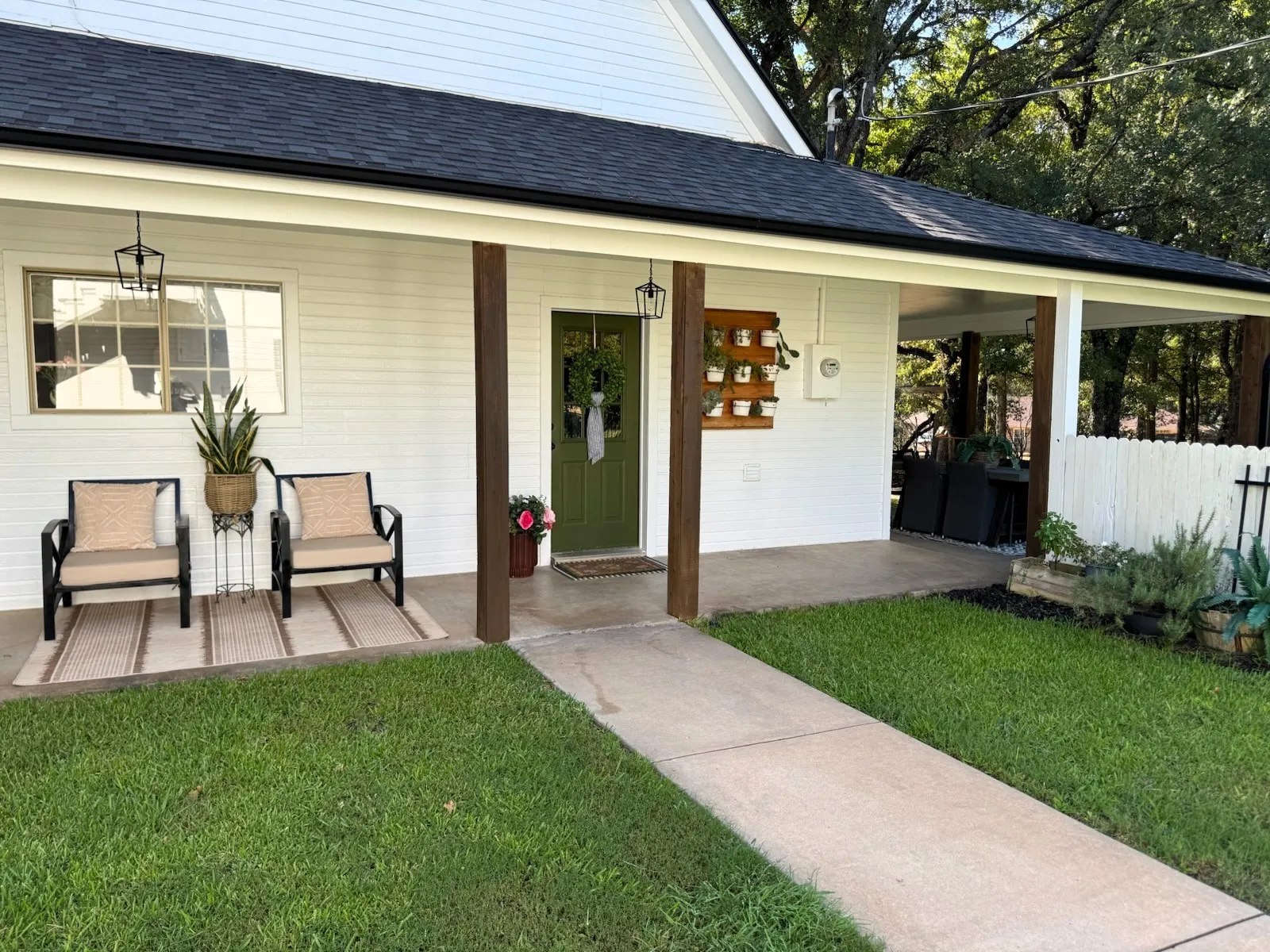 Single Family Residence For Sale in Parker County , 105 Mariah Drive, Weatherford, Texas 76087, 4 Bedroom, 3 Bathroom, 2 Garage spaces, 3,195 Sqft, built in 1990, mls#21391327, Real Estate Agent in Weatherford, Homes For Sale in Parker county, Homes For Sale in Weatherford, Realtor in Weatherford Texas, Real Estate Brokerage Independent Realty Texas, Luminita Cordes Realtor