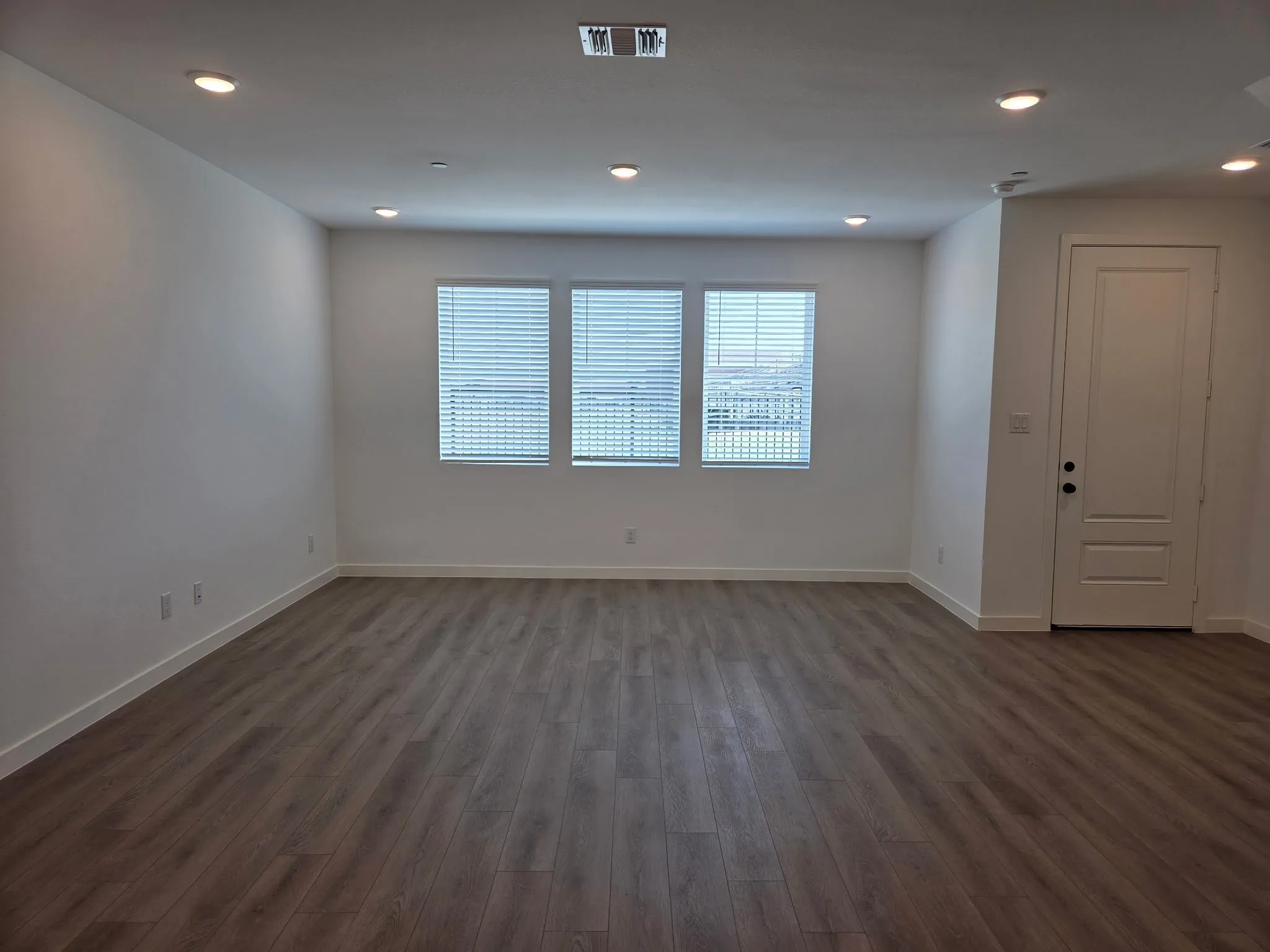 Townhouse For Rent in Tarrant County , 5708 Lakeview Drive, Watauga, Texas 76148, 3 Bedroom, 3 Bathroom, 2 Garage spaces, 1,876 Sqft, built in 2026, mls#21376946, Real Estate Agent in Watauga, Homes For Rent in Tarrant county, Homes For Rent in Watauga, Realtor in Watauga Texas, Real Estate Brokerage Independent Realty Texas, Luminita Cordes Realtor