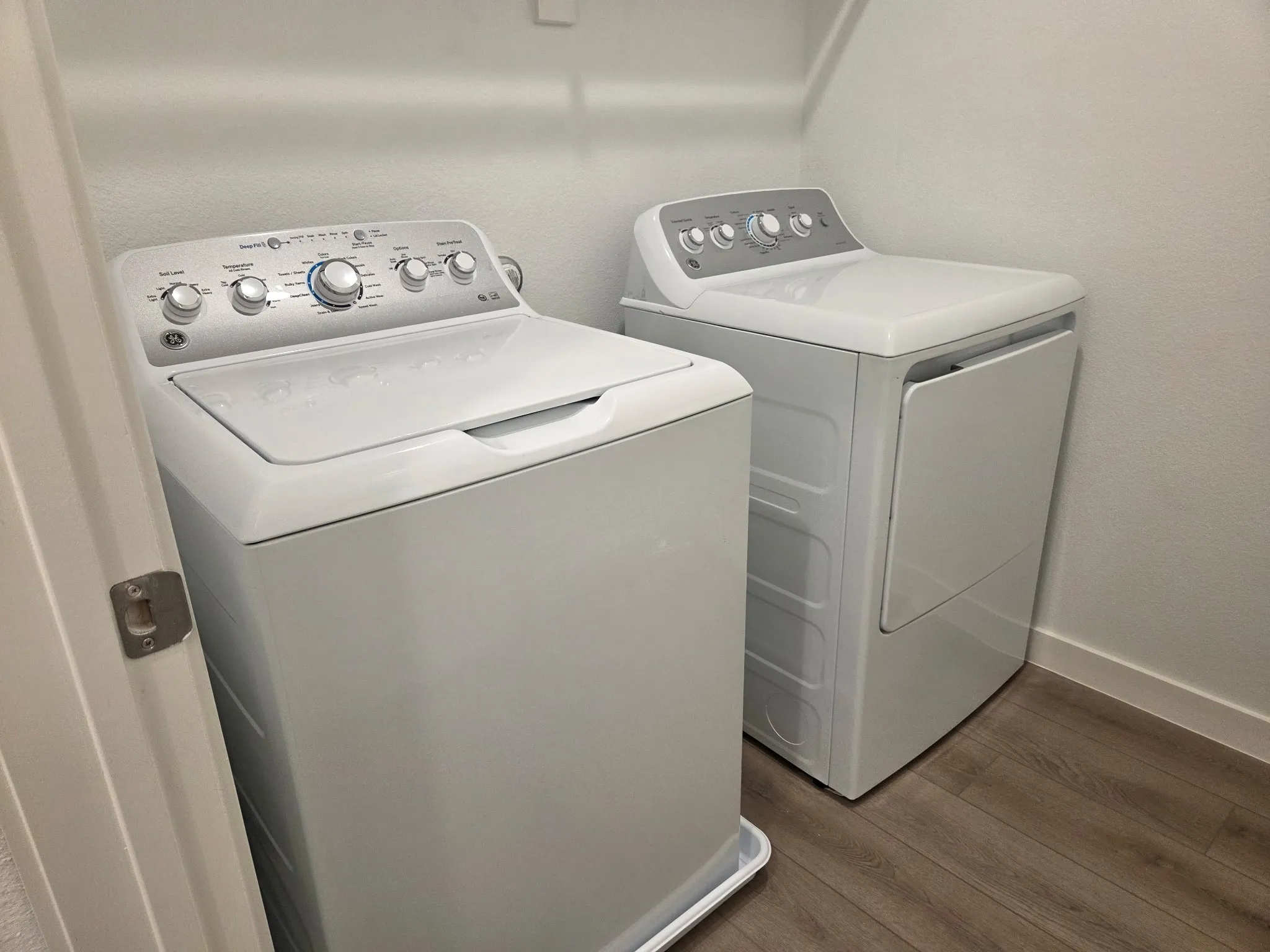 Townhouse For Rent in Tarrant County , 5708 Lakeview Drive, Watauga, Texas 76148, 3 Bedroom, 3 Bathroom, 2 Garage spaces, 1,876 Sqft, built in 2026, mls#21376946, Real Estate Agent in Watauga, Homes For Rent in Tarrant county, Homes For Rent in Watauga, Realtor in Watauga Texas, Real Estate Brokerage Independent Realty Texas, Luminita Cordes Realtor