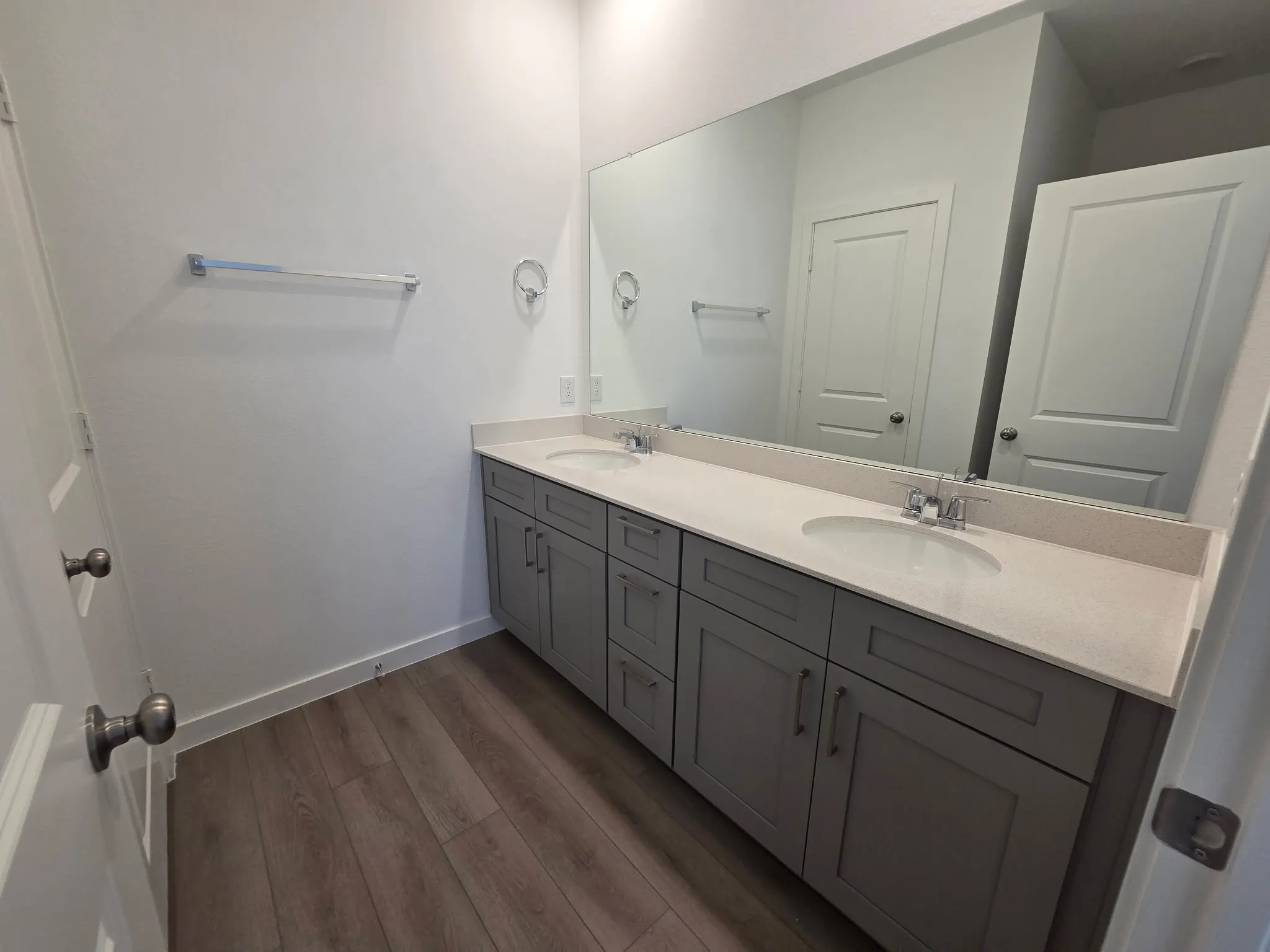 Townhouse For Rent in Tarrant County , 5708 Lakeview Drive, Watauga, Texas 76148, 3 Bedroom, 3 Bathroom, 2 Garage spaces, 1,876 Sqft, built in 2026, mls#21376946, Real Estate Agent in Watauga, Homes For Rent in Tarrant county, Homes For Rent in Watauga, Realtor in Watauga Texas, Real Estate Brokerage Independent Realty Texas, Luminita Cordes Realtor