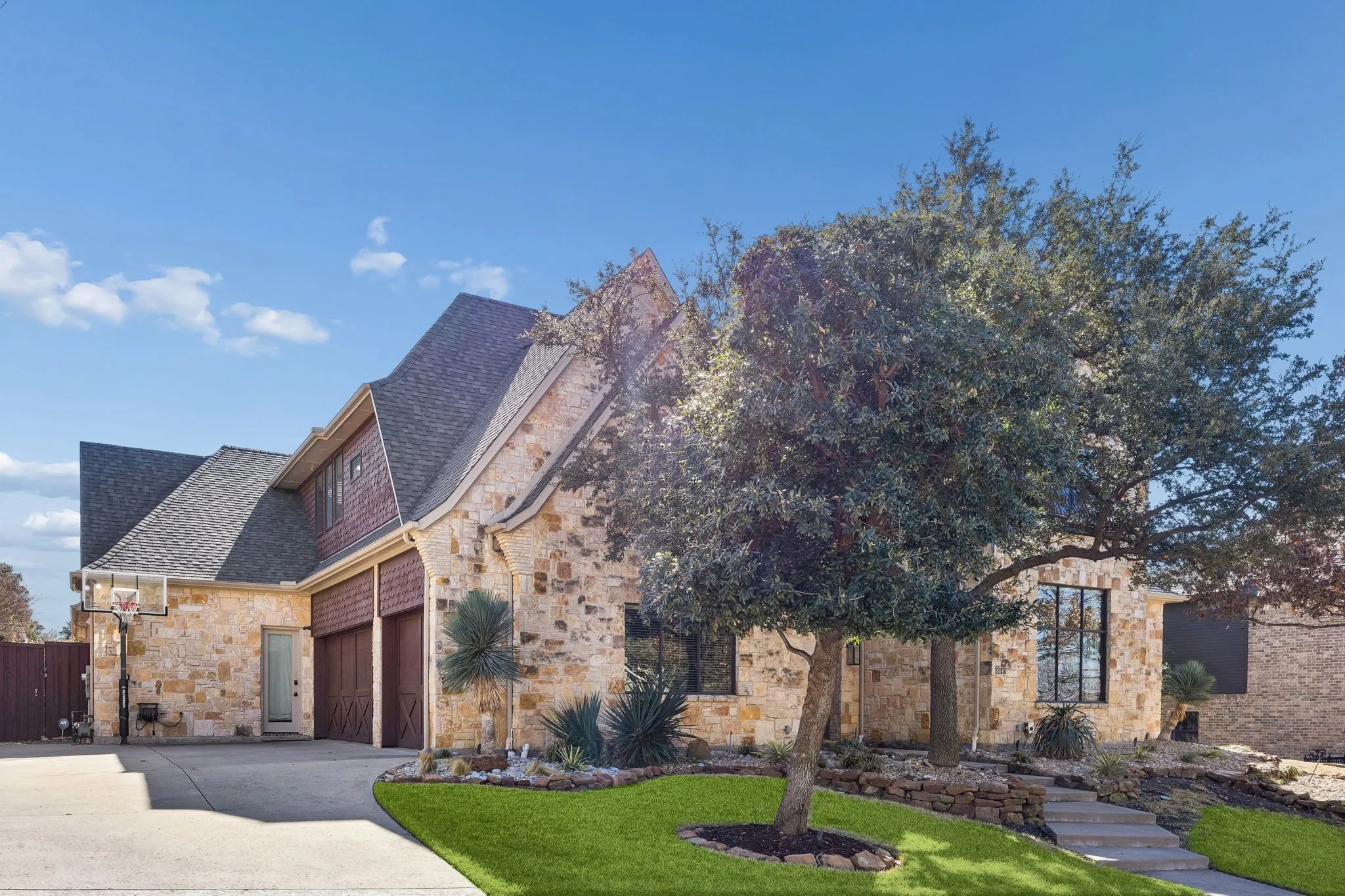 Single Family Residence For Sale in Denton County , 6640 Briar Ridge Lane, Plano, Texas 75024, 4 Bedroom, 5 Bathroom, 3 Garage spaces, 5,731 Sqft, built in 2003, mls#21391926, Real Estate Agent in Plano, Homes For Sale in Denton county, Homes For Sale in Plano, Realtor in Plano Texas, Real Estate Brokerage Independent Realty Texas, Luminita Cordes Realtor