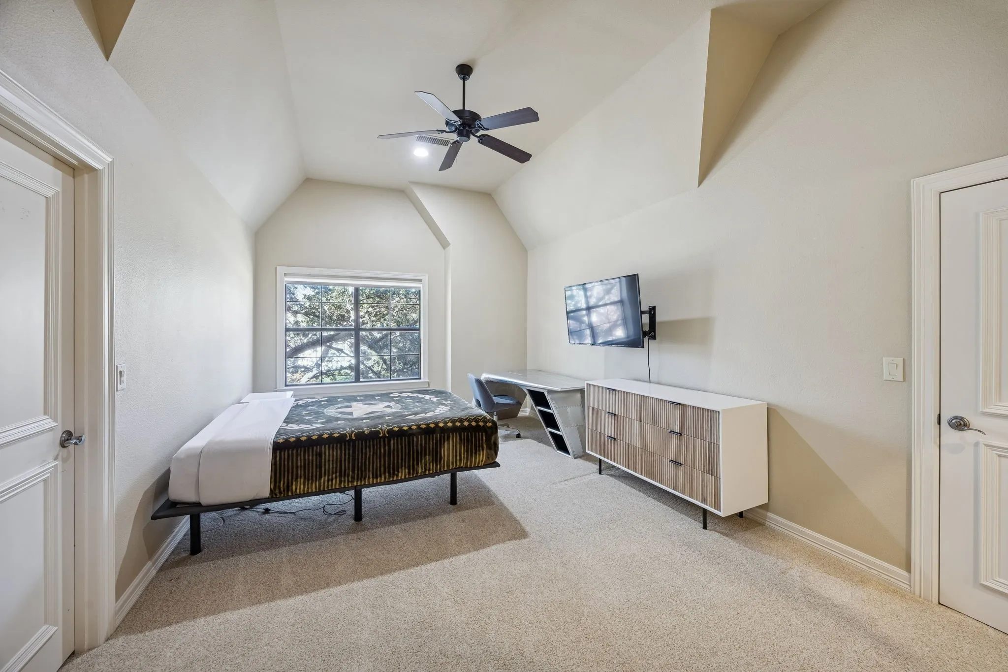 Single Family Residence For Sale in Denton County , 6640 Briar Ridge Lane, Plano, Texas 75024, 4 Bedroom, 5 Bathroom, 3 Garage spaces, 5,731 Sqft, built in 2003, mls#21391926, Real Estate Agent in Plano, Homes For Sale in Denton county, Homes For Sale in Plano, Realtor in Plano Texas, Real Estate Brokerage Independent Realty Texas, Luminita Cordes Realtor