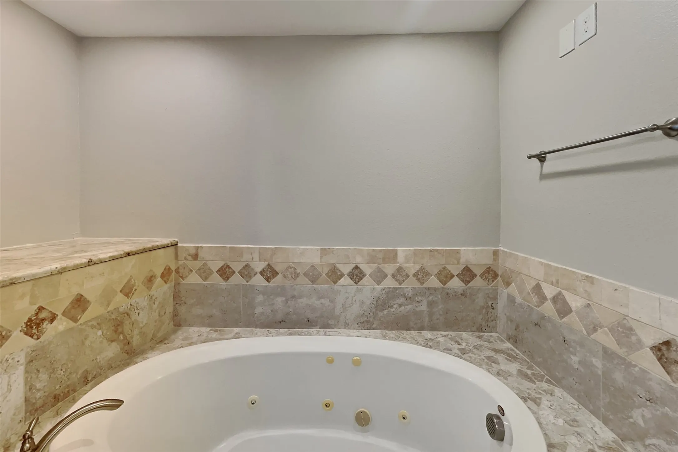 Single Family Residence For Rent in Tarrant County , 345 Chalkstone Drive, Fort Worth, Texas 76131, 4 Bedroom, 3 Bathroom, 2 Garage spaces, 2,253 Sqft, built in 2011, mls#21393689, Real Estate Agent in Fort Worth, Homes For Rent in Tarrant county, Homes For Rent in Fort Worth, Realtor in Fort Worth Texas, Real Estate Brokerage Independent Realty Texas, Luminita Cordes Realtor