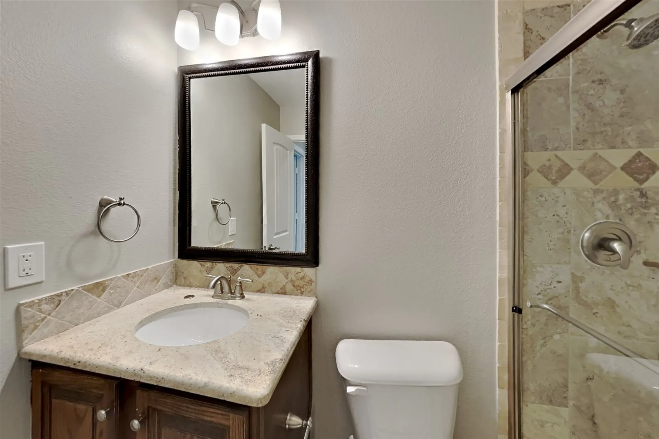 Single Family Residence For Rent in Tarrant County , 345 Chalkstone Drive, Fort Worth, Texas 76131, 4 Bedroom, 3 Bathroom, 2 Garage spaces, 2,253 Sqft, built in 2011, mls#21393689, Real Estate Agent in Fort Worth, Homes For Rent in Tarrant county, Homes For Rent in Fort Worth, Realtor in Fort Worth Texas, Real Estate Brokerage Independent Realty Texas, Luminita Cordes Realtor