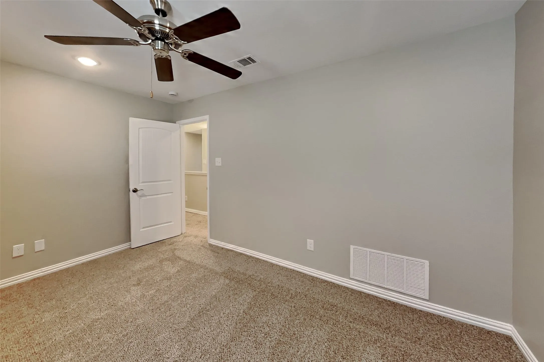 Single Family Residence For Rent in Tarrant County , 345 Chalkstone Drive, Fort Worth, Texas 76131, 4 Bedroom, 3 Bathroom, 2 Garage spaces, 2,253 Sqft, built in 2011, mls#21393689, Real Estate Agent in Fort Worth, Homes For Rent in Tarrant county, Homes For Rent in Fort Worth, Realtor in Fort Worth Texas, Real Estate Brokerage Independent Realty Texas, Luminita Cordes Realtor