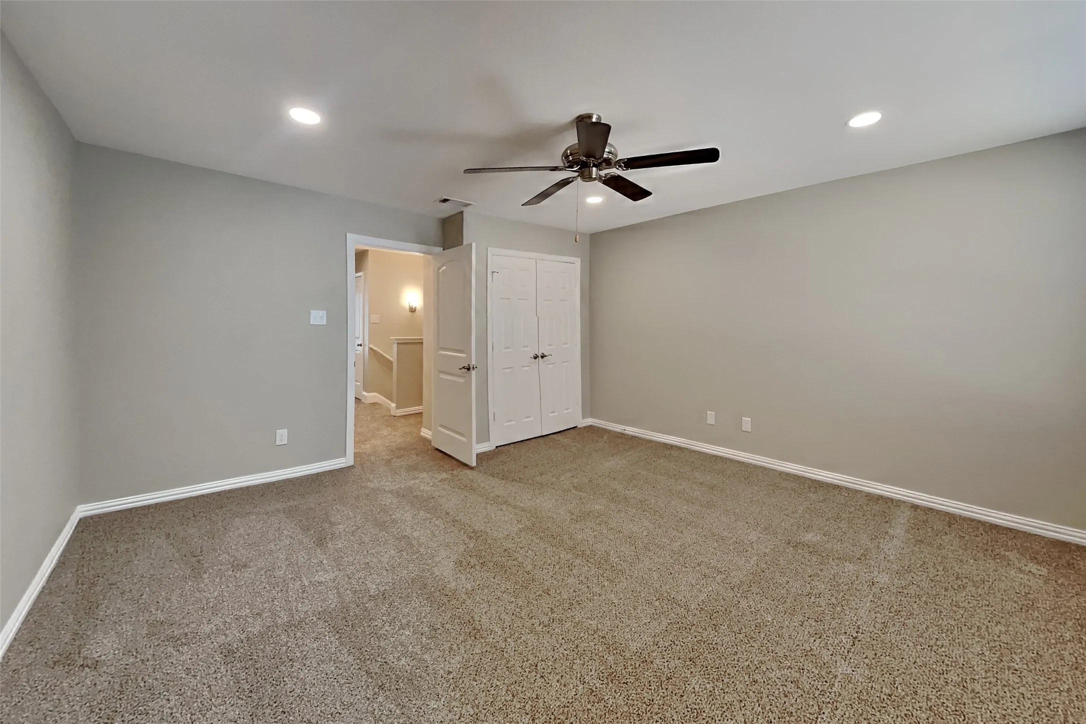 Single Family Residence For Rent in Tarrant County , 345 Chalkstone Drive, Fort Worth, Texas 76131, 4 Bedroom, 3 Bathroom, 2 Garage spaces, 2,253 Sqft, built in 2011, mls#21393689, Real Estate Agent in Fort Worth, Homes For Rent in Tarrant county, Homes For Rent in Fort Worth, Realtor in Fort Worth Texas, Real Estate Brokerage Independent Realty Texas, Luminita Cordes Realtor