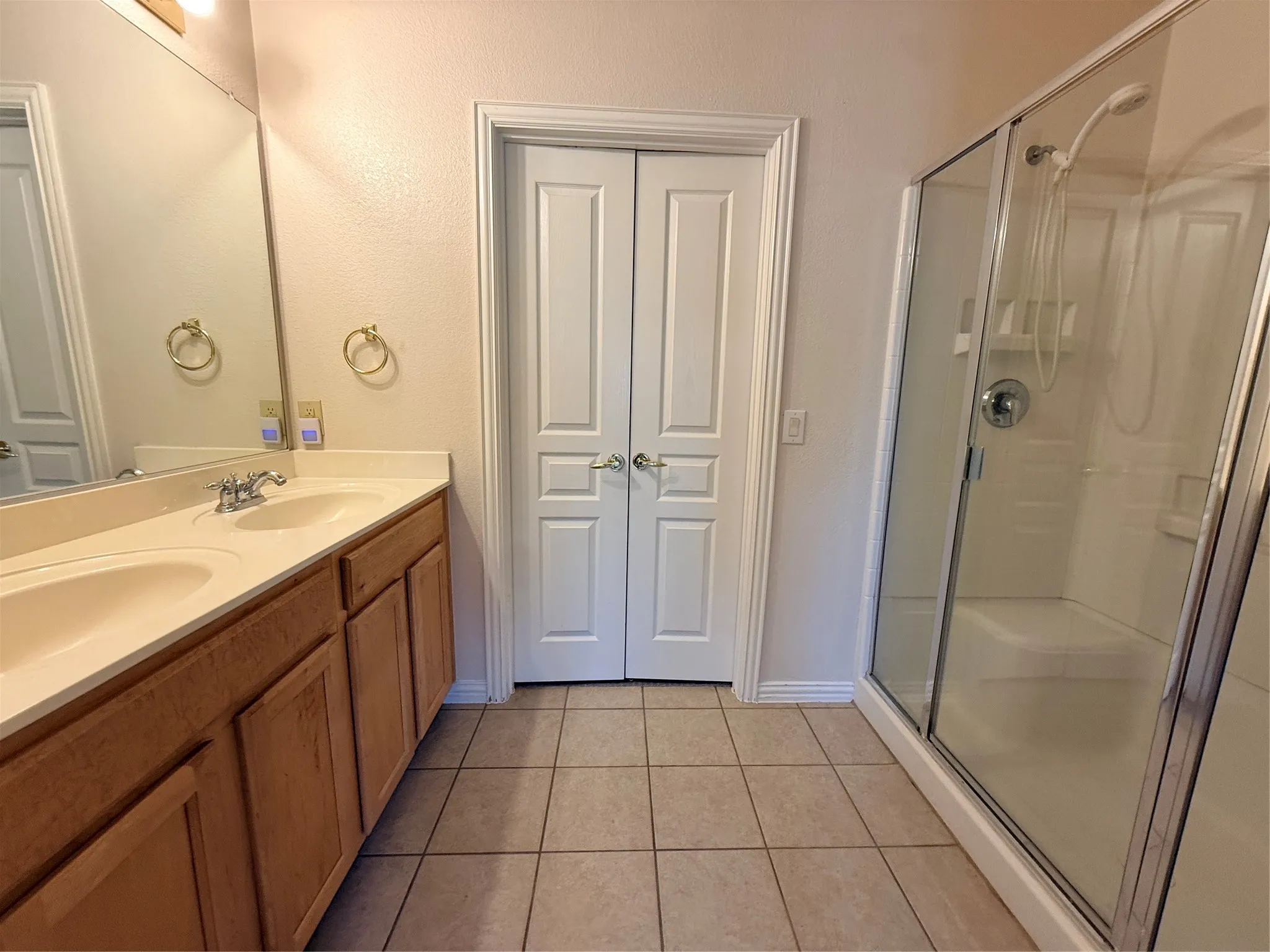 Primary bath with large shower