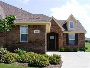 Single Family Residence For Rent