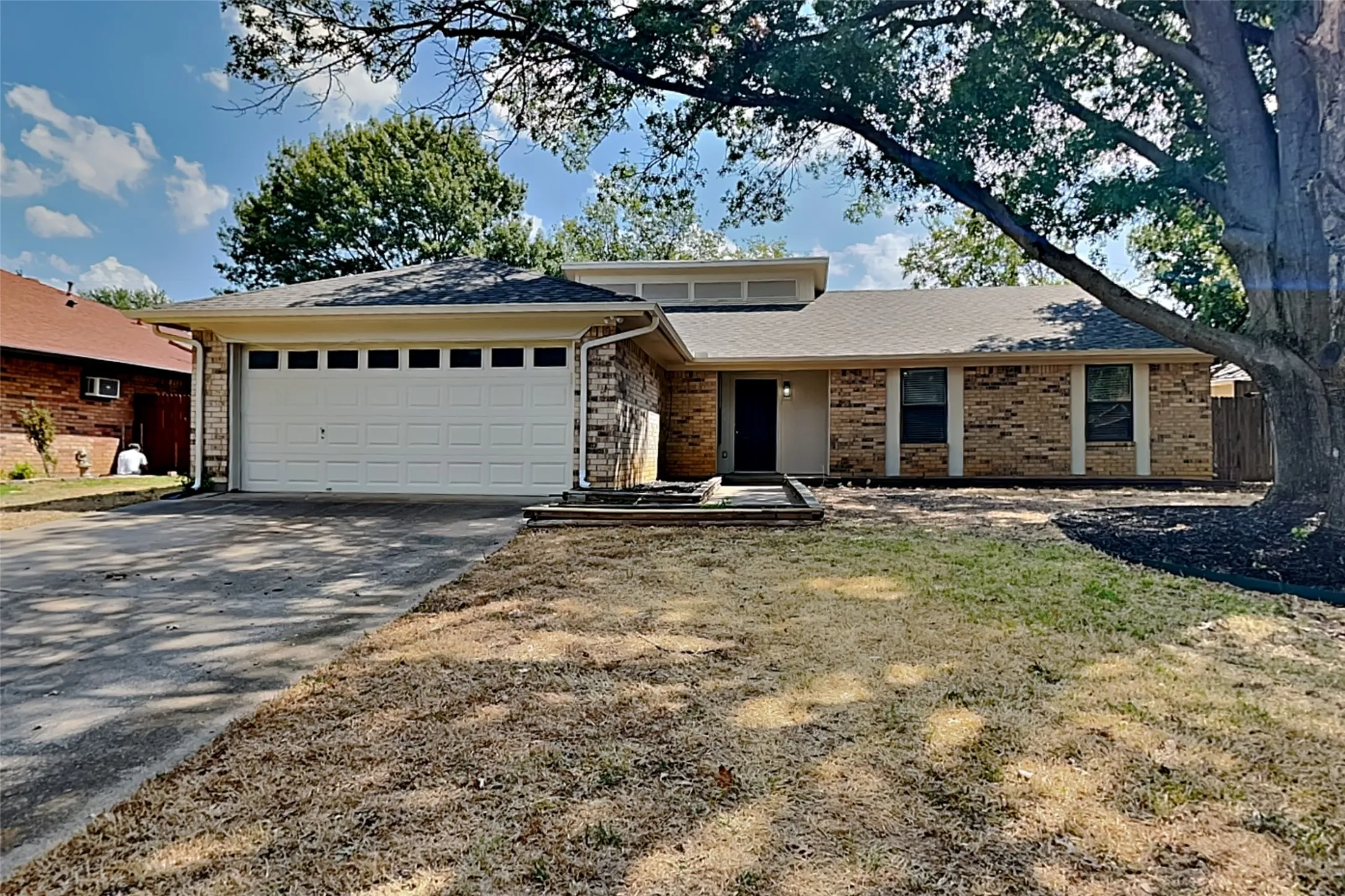 Single Family Residence For Rent in Tarrant County , 1562 Tiffany Forest Lane, Grapevine, Texas 76051, 3 Bedroom, 2 Bathroom, 2 Garage spaces, 1,803 Sqft, built in 1981, mls#21393691, Real Estate Agent in Grapevine, Homes For Rent in Tarrant county, Homes For Rent in Grapevine, Realtor in Grapevine Texas, Real Estate Brokerage Independent Realty Texas, Luminita Cordes Realtor